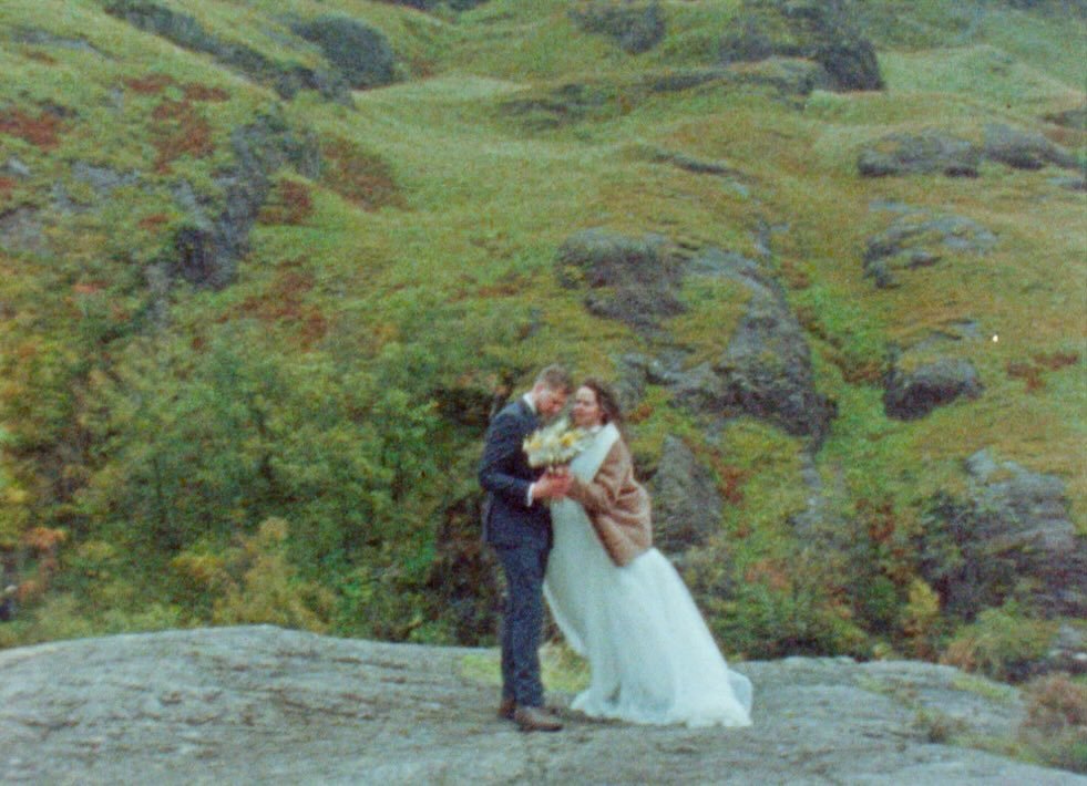 Some super 8 from a wild and intimate autumn elopement in Glencoe, Scotland. 

Dev/scan @on8mil 
HMUA @bridal.makeup.sarabel 

UK &amp; Destination Wedding Photographer | Scottish Elopement Photographer | Super 8 Wedding Videographer 
.
.
.
.
#ukwedd