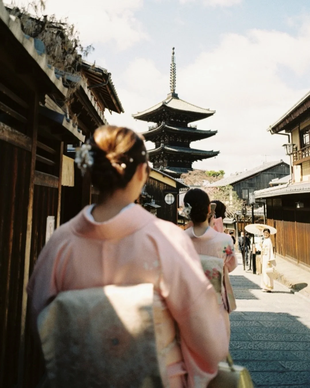 postcards from japan (1/3)

🇯🇵⛩️🌸🪭

#japan #kyoto #japantrip #destinationweddingphotographer #japanonfilm