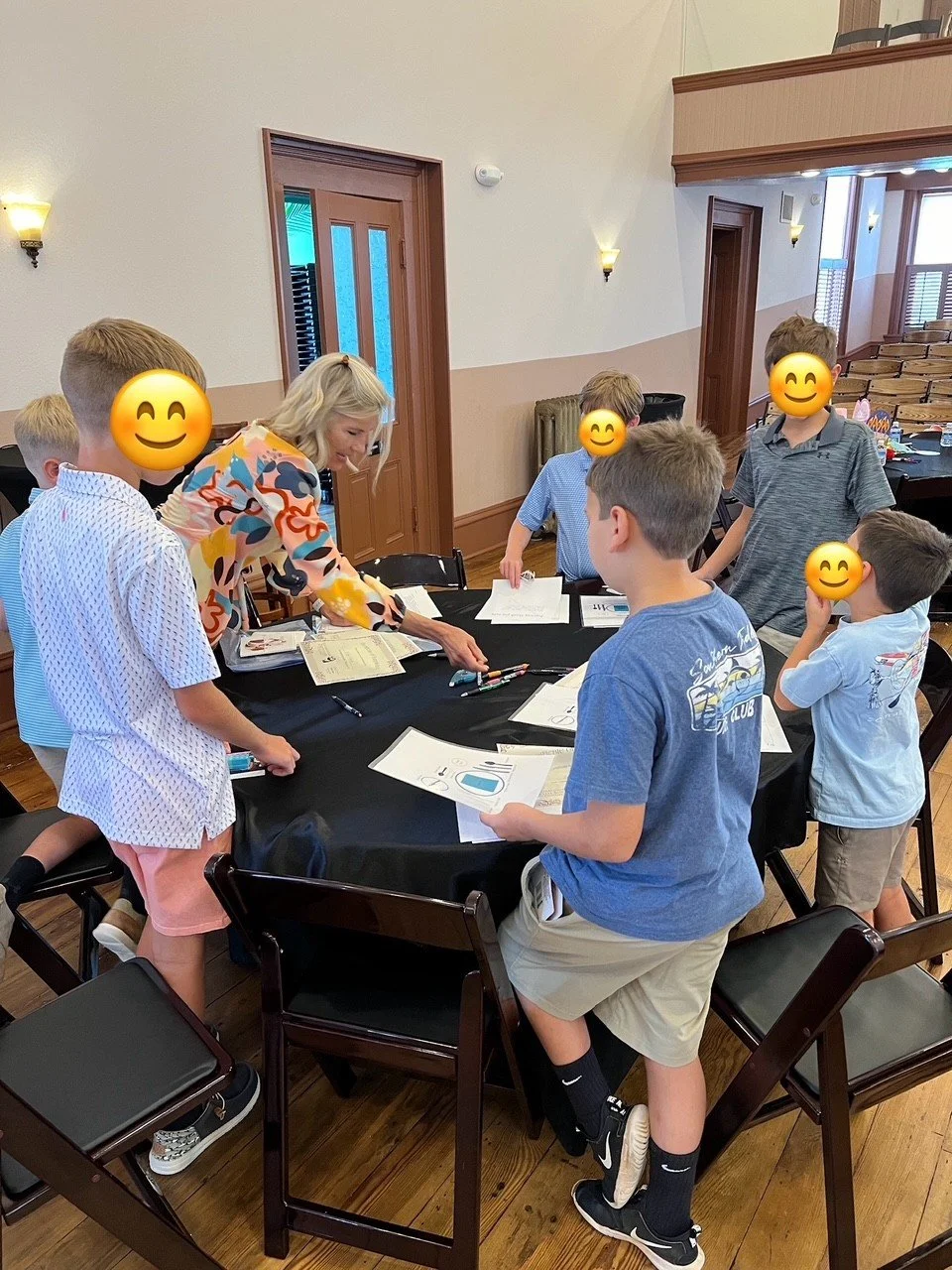 etiquete 101 classes photo.jpg