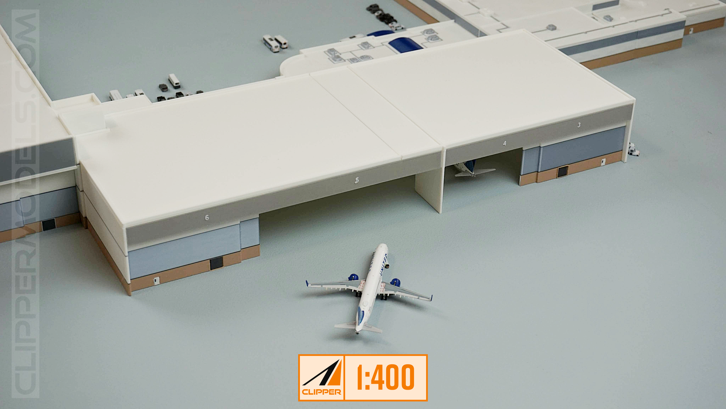 UNITED HANGAR-3.png