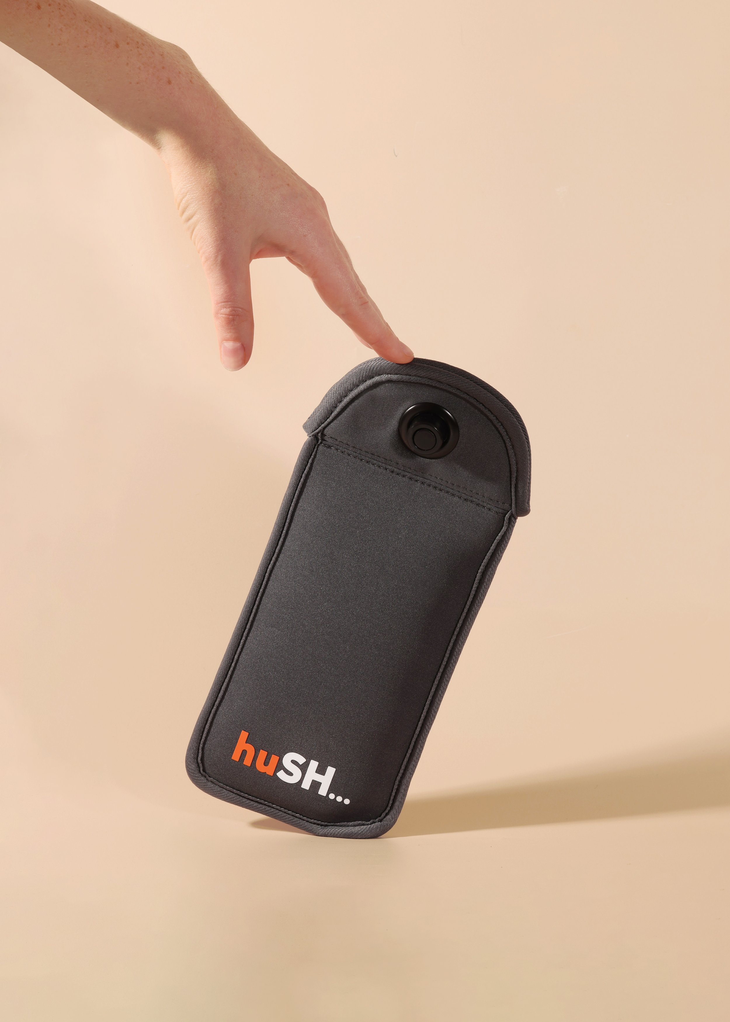 hush lockable phone pouch 