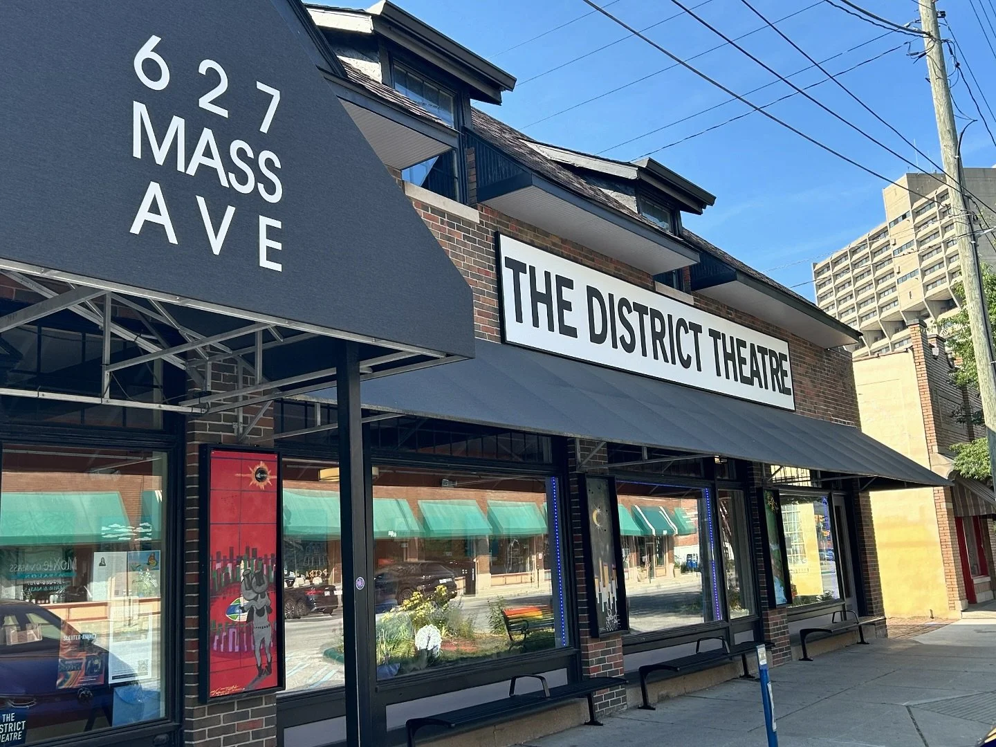 Tonight I am serving up hors d&rsquo;oeuvres at The District Theatre on Mass Ave.  I love this venue, great shows in an intimate atmosphere.