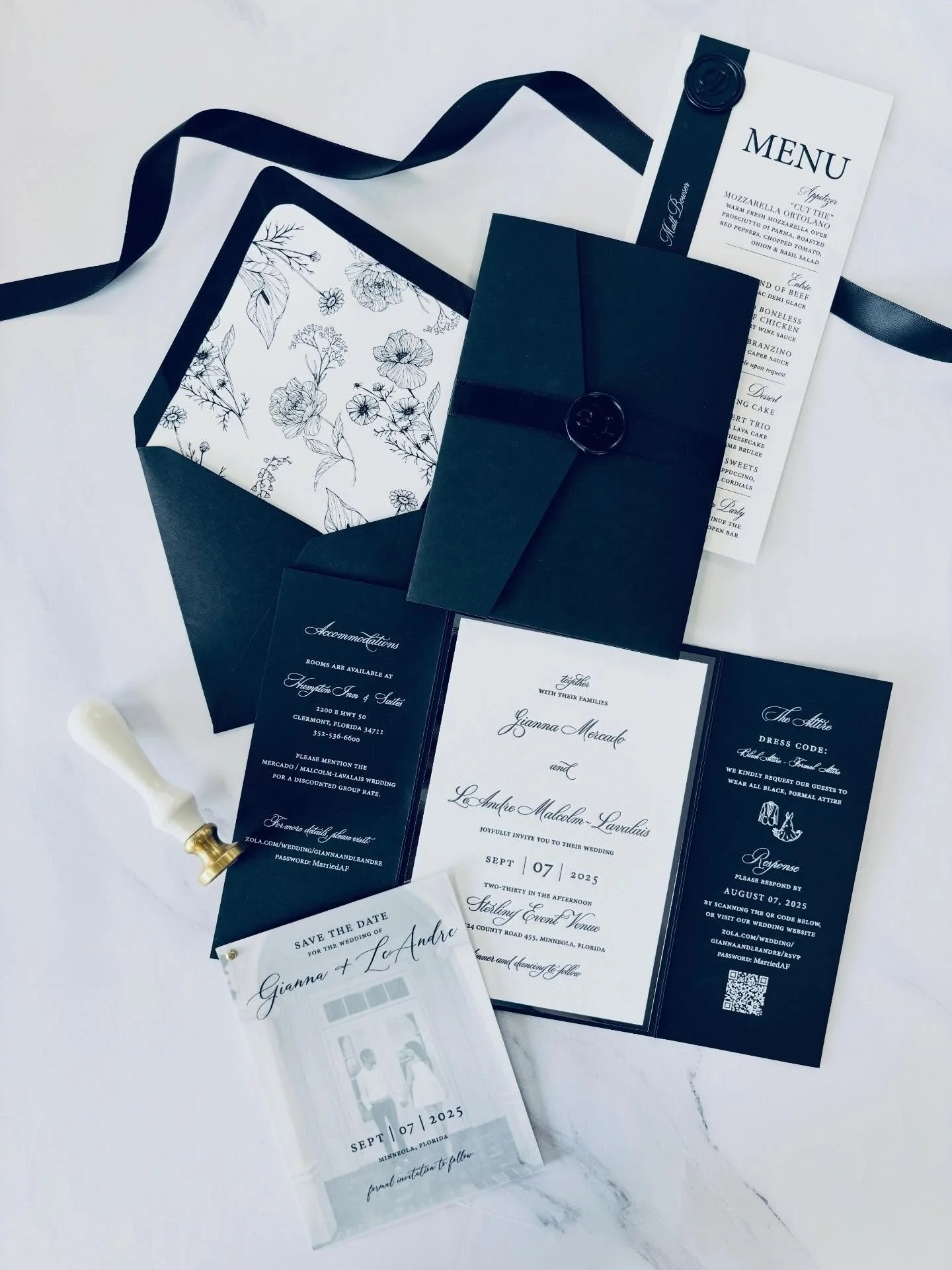 A custom suite sets the tone for your wedding before your guests even arrive❤️

This design was created for a couple who wanted something classic and elevated- with modern textures and thoughtful details.

If you&rsquo;re engaged and dreaming of some