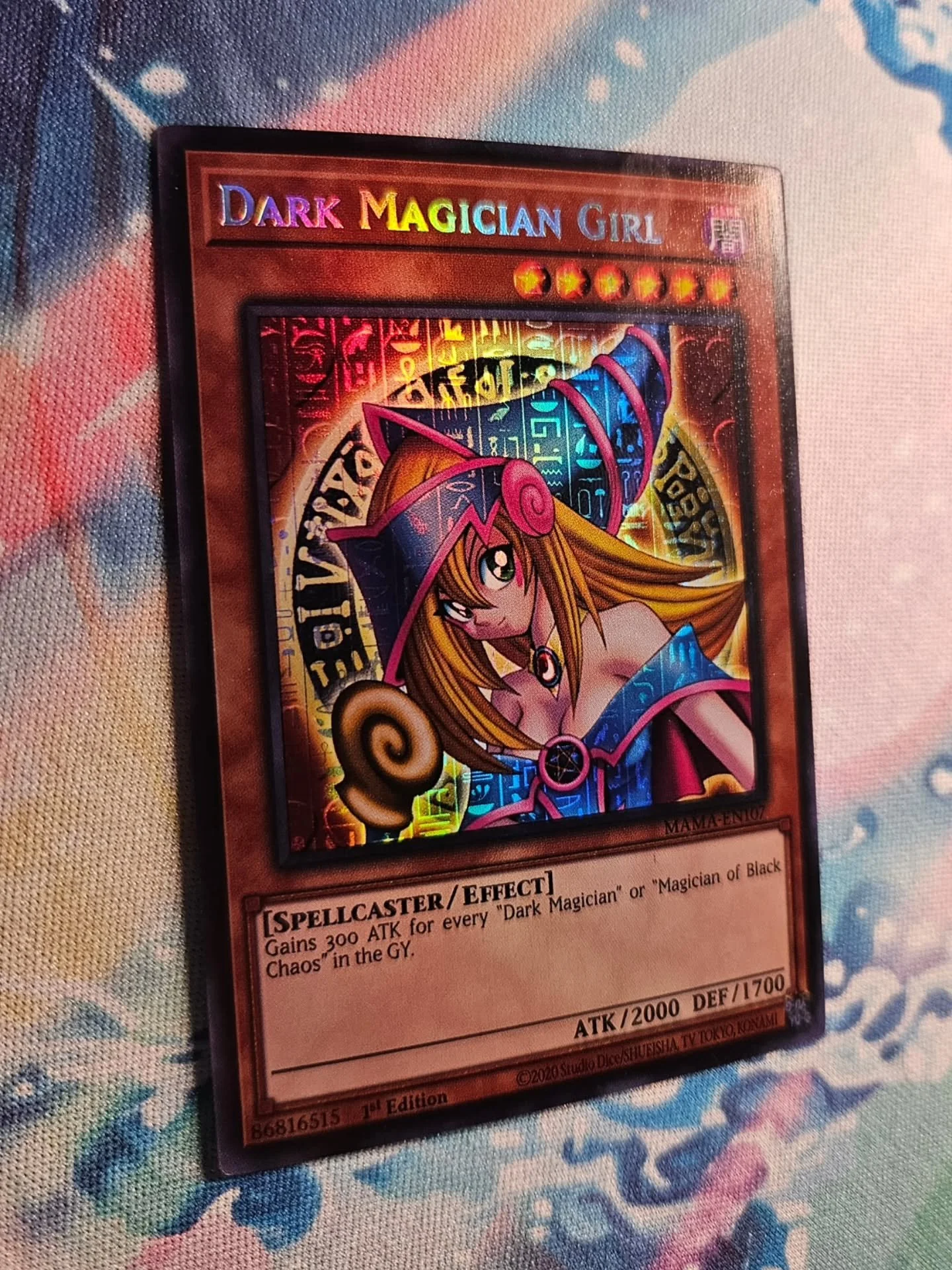 Another innovative design from the ValueTCG lab 🧪🧑&zwj;🔬
Our "Secret Pharaoh Rare" cards feature a subtle (yet eye catching) holographic pattern composed of ancient Egyptian hieroglyphics. In the right lighting, one can get caught spendi