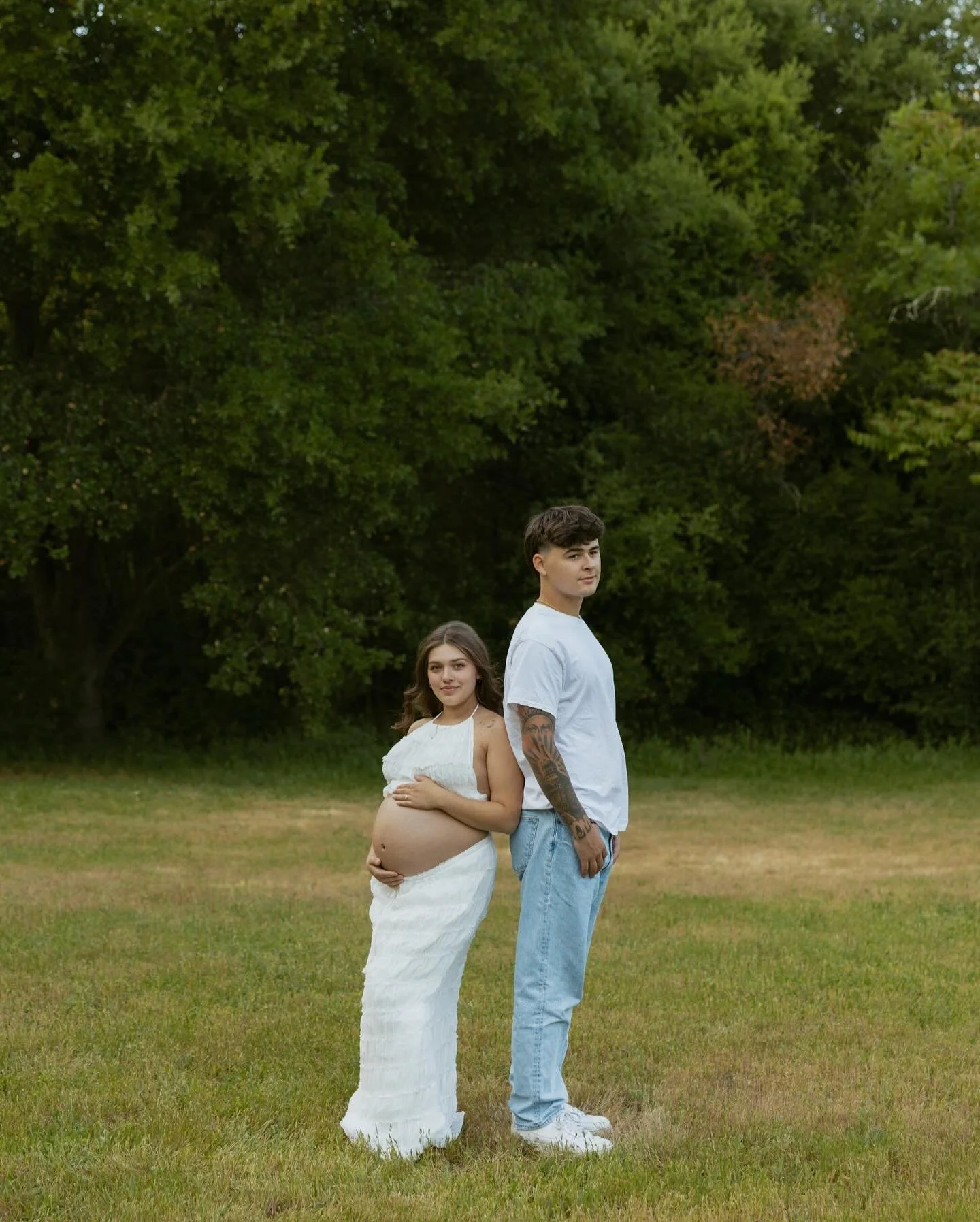That radiant mama energy deserves the spotlight before baby’s big debut! 
There’s just something magical about maternity sessions — the joy, the anticipation, and all the love already blooming.
This mama-to-be totally rocked her s