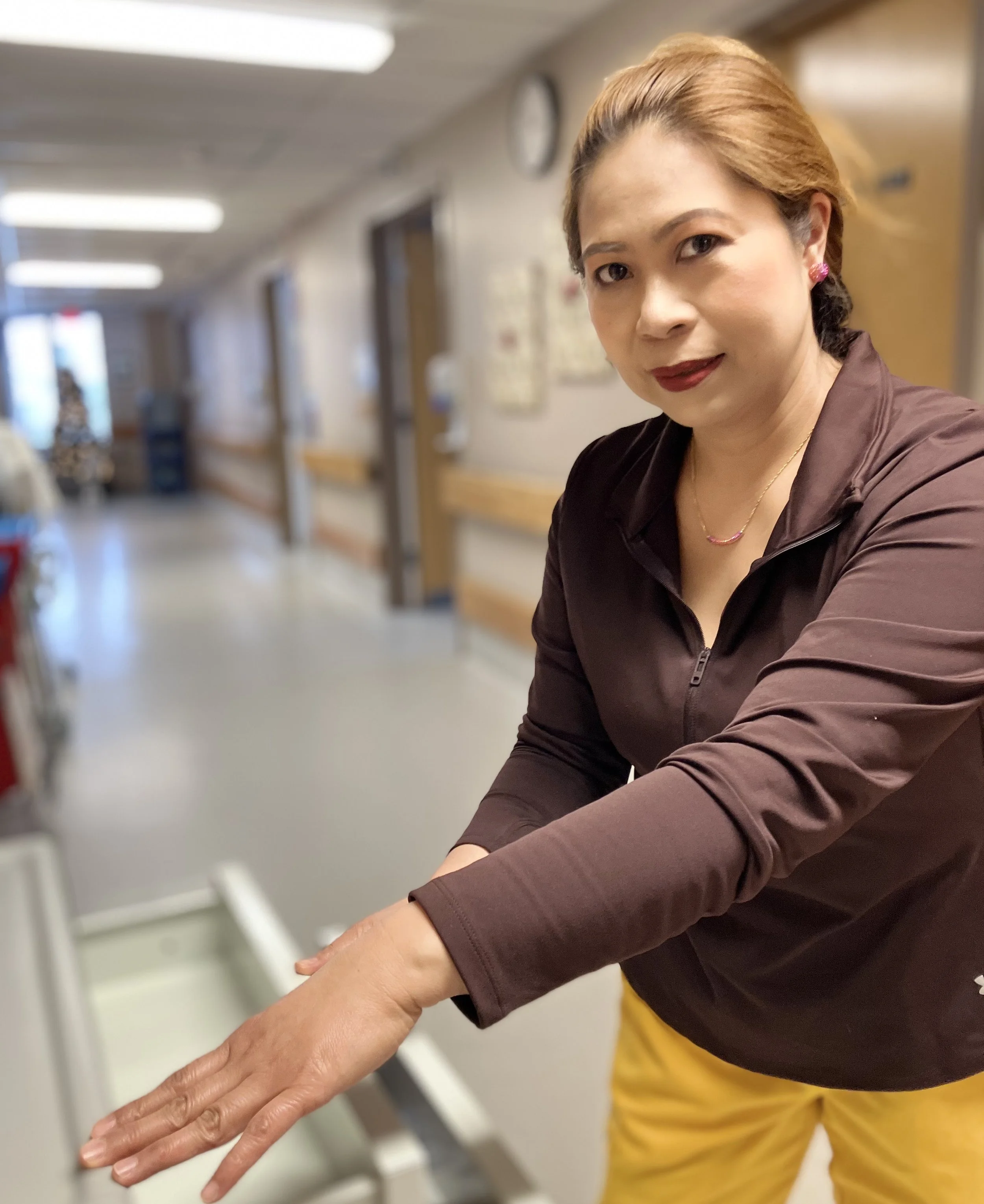 Jonaliza Seguirra, health care aide