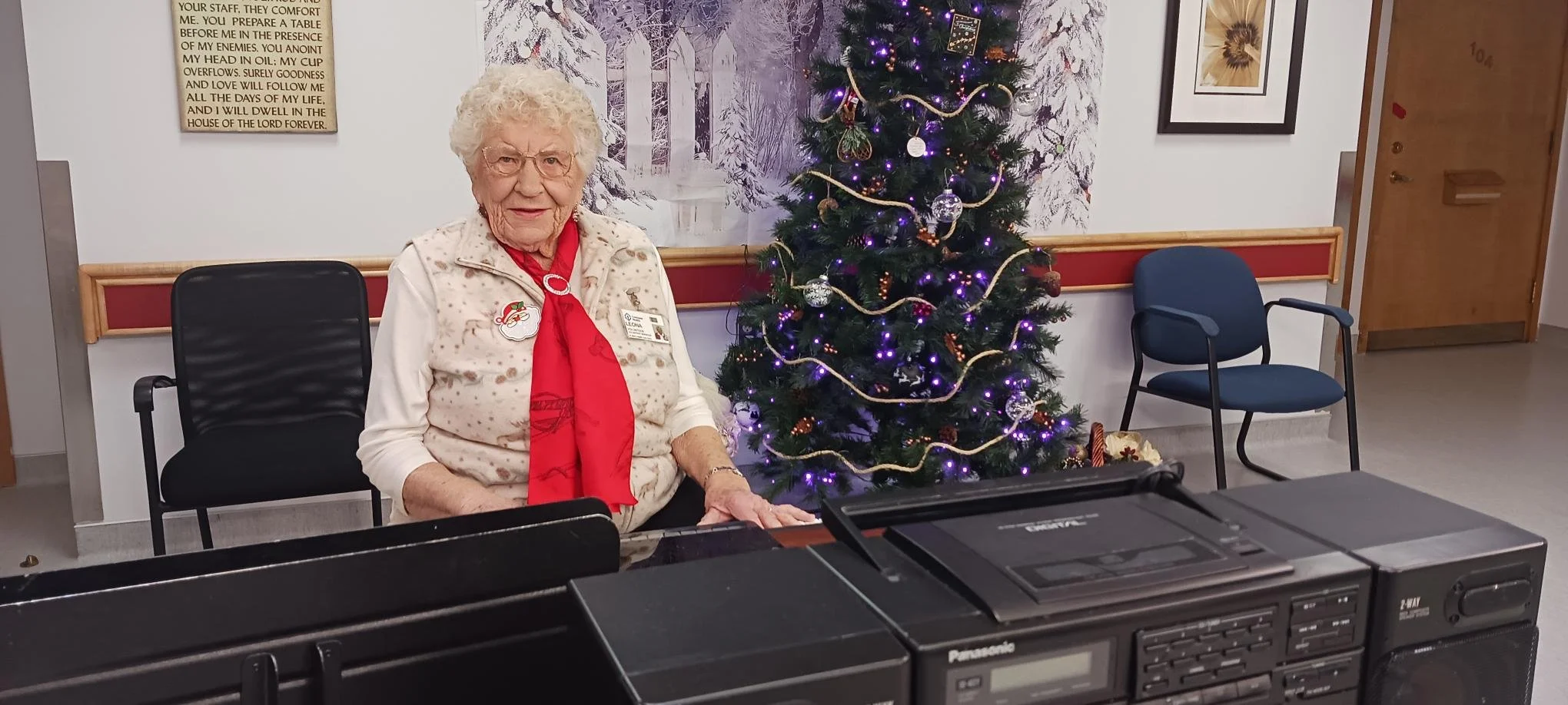 Leona Lyn, volunteer