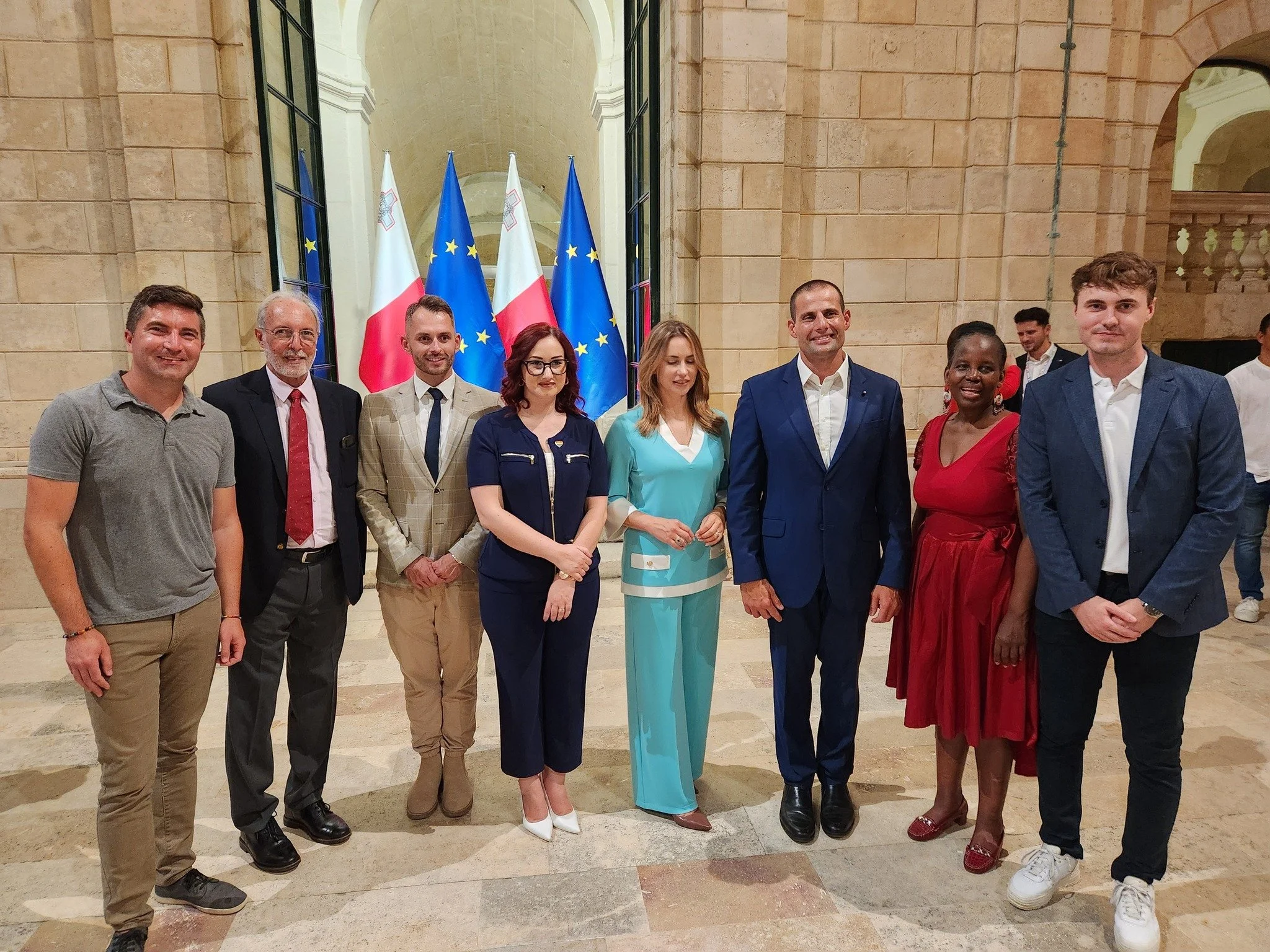 Congratulations to Malta's Prime Minister @robertabela.mt and @partitlaburista on your recent re-election victory! 

It was a great honor to speak with you several years ago about your commitment to building an inclusive Malta at the heart of Europe 