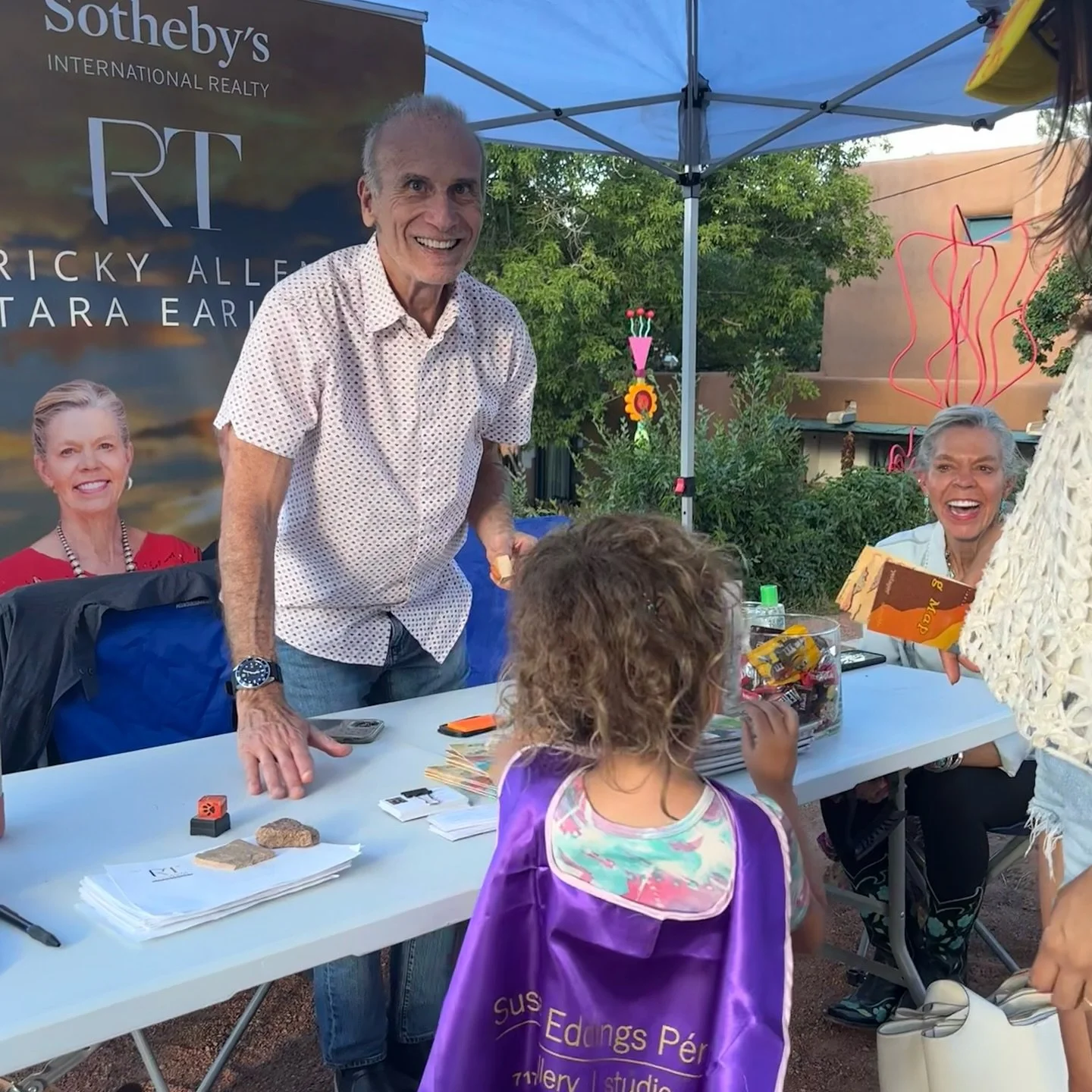 We are so grateful to Ricky Allen + Tara Earley Real Estate (@yoursantafehome ) for their generous contributions to making the Canyon Road Summer Walks happen this summer!  And for showing up with smiles and treats😍. Thank you thank you Ricky and Ta