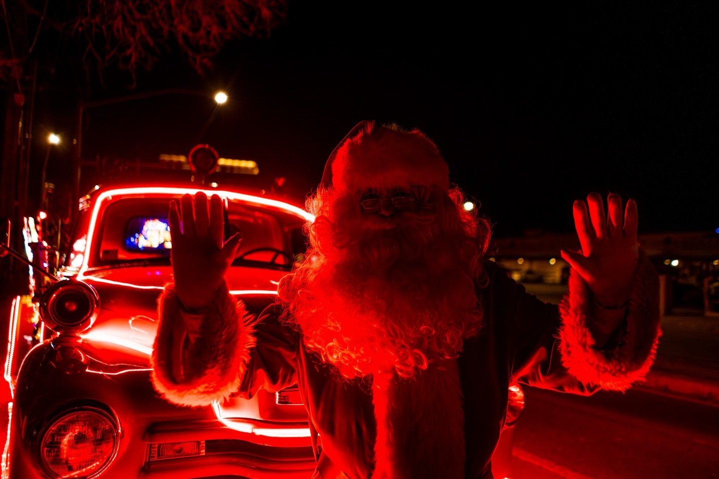 Still thinking about the crimson-lit Santa and his beautiful 1947 Chevy fire truck. 

Thank you @spacetoddyssey for these Santamatic shots of South Pole Santa on the Guadalupe Winter Walk.🚒❤️🎁🎅🏽

And to Roger for bringing your beautiful Firetruck
