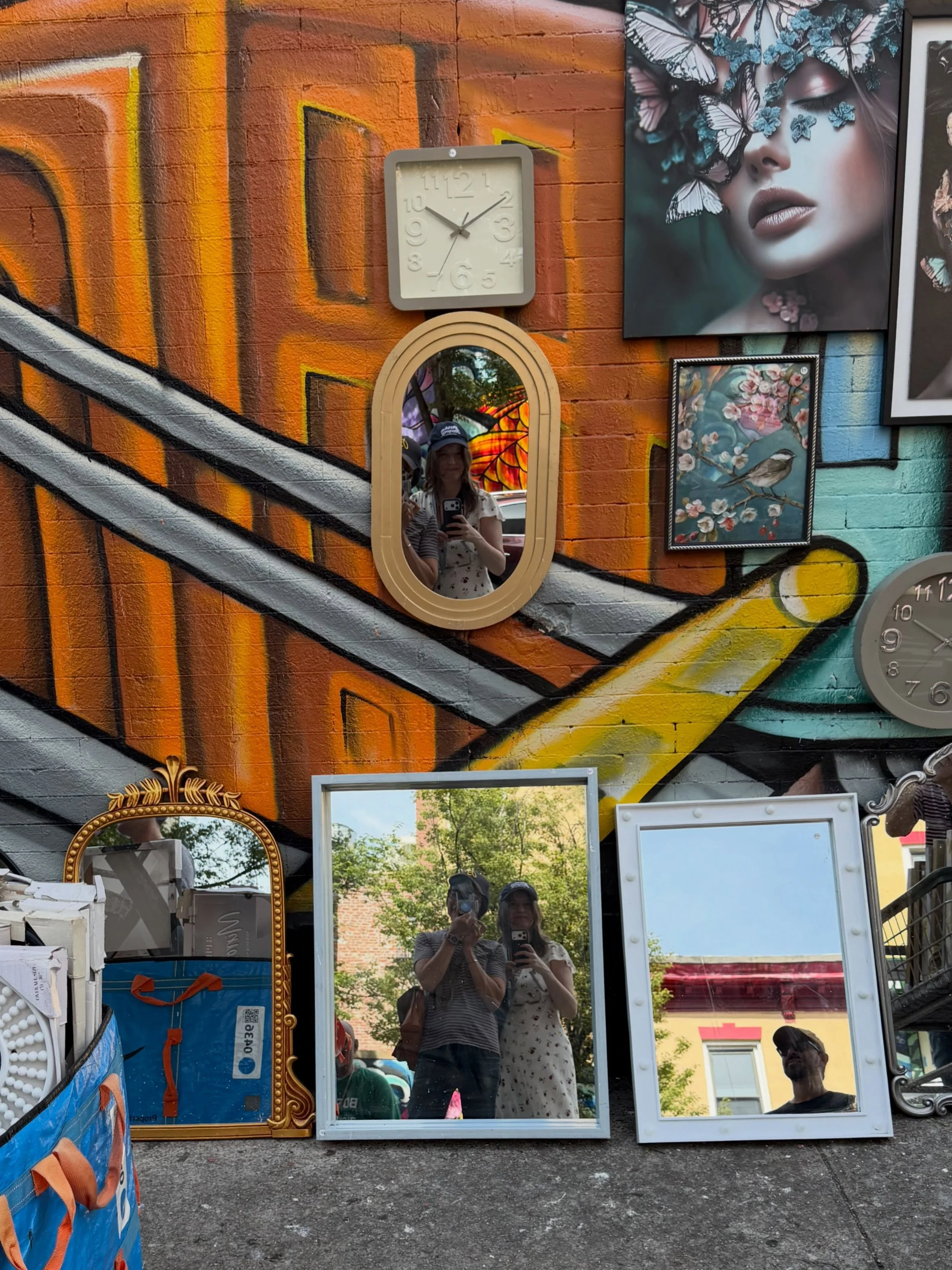 Yesterday we were hunter-gatherers collecting great shots on a Photo Walk led by @espella.collective throughout Brooklyn. We joined the Domino Park to Greenway Botanical Garden leg of the journey and here are some highlights - what a great day! @mobi