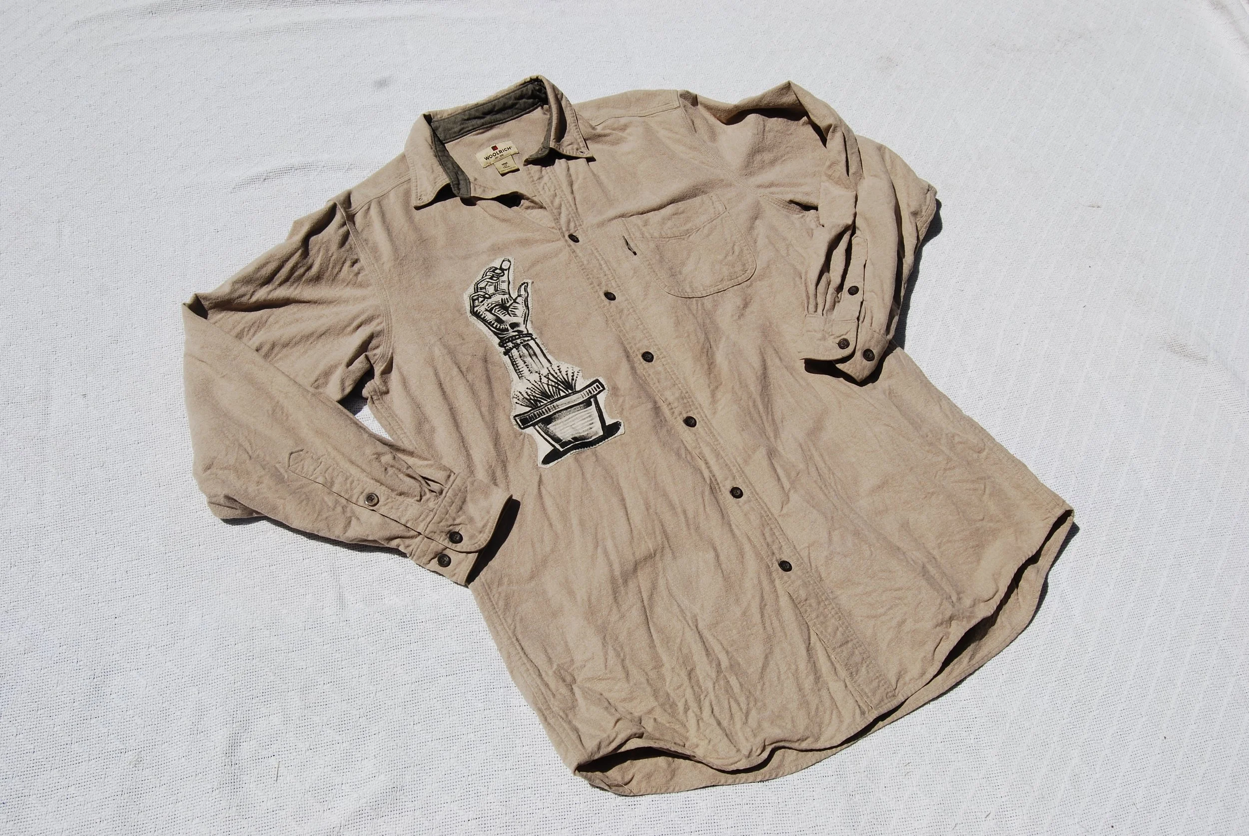 Plant Hand Button up