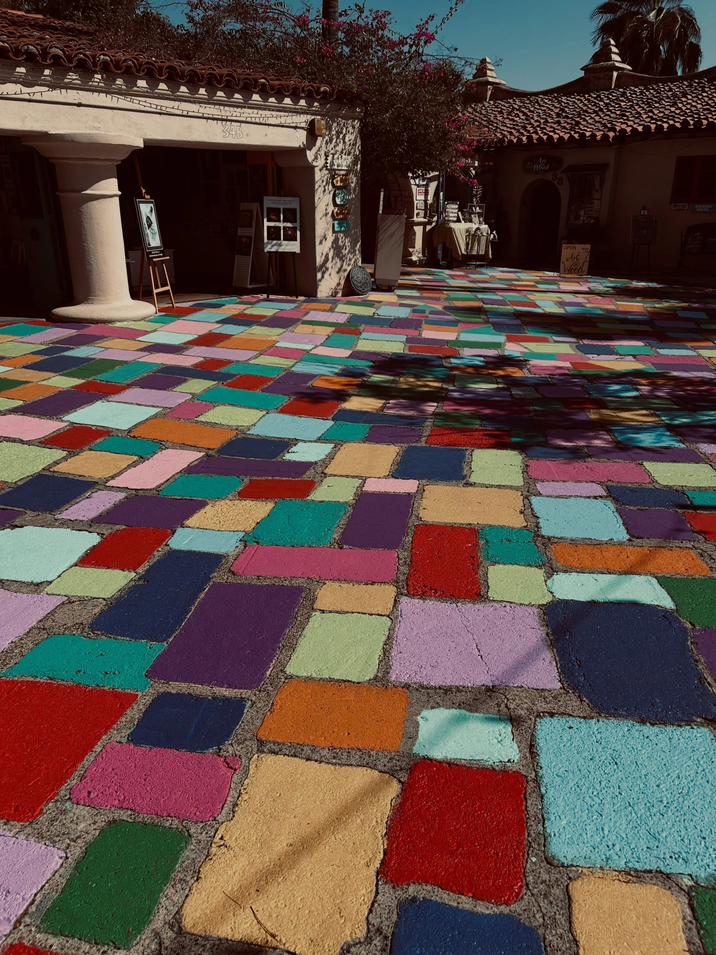 Balboa Park always showing off! Color, pattern and a little bit of unexpected fun underfoot. Sometimes the best design moments are the ones you almost walk right over. 🎨