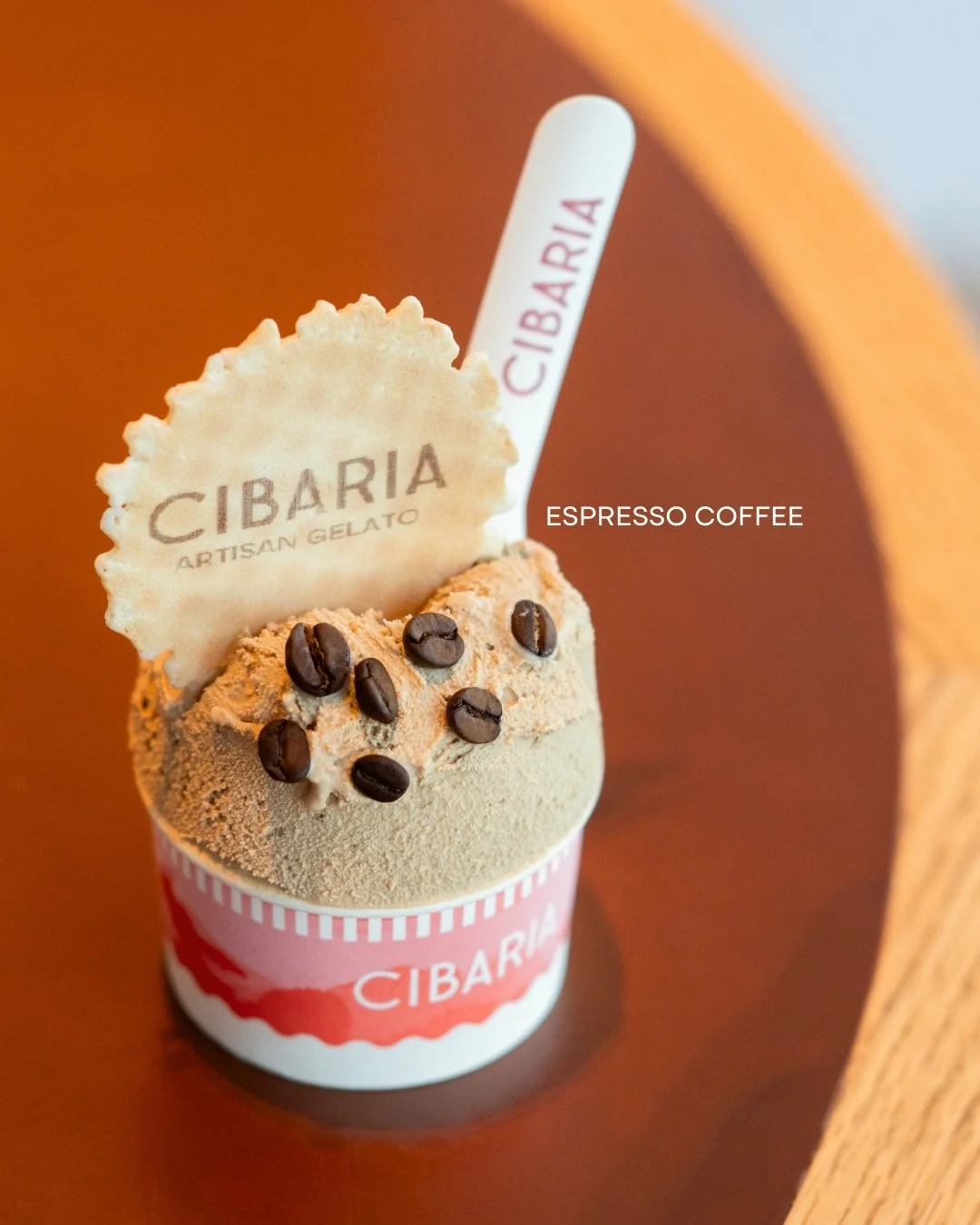 Fresh scoops have arrived in the Gelateria, waiting to be tried. Light, creamy, a little bit irresistible. Drop by for a couple of scoops or let Uber Eats bring it to you when you feel like something dolce at home.

@alexpavoni @moyasky @pardo9000 @t