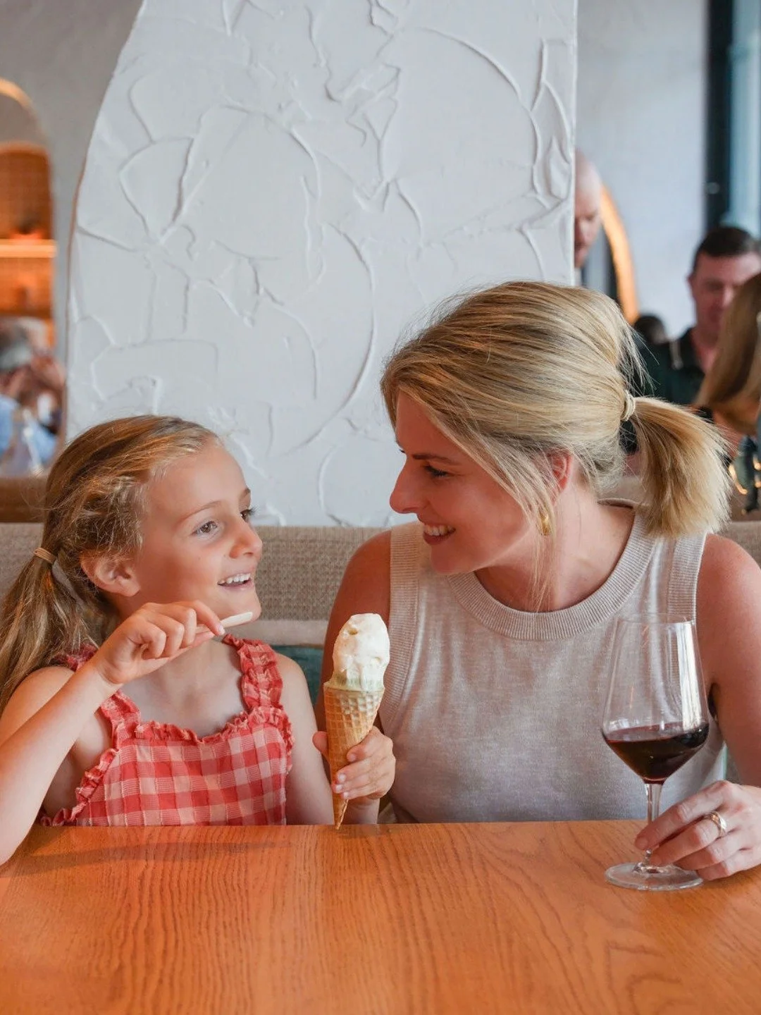 At the end of a long day, we know how to keep everybody smiling. Call it the perfect pitstop 🍦🍷

@alexpavoni @moyasky @pardo9000 @truzzi.alessandro #italianrestaurant #ItalianrestaurantManly #Sydneyeats