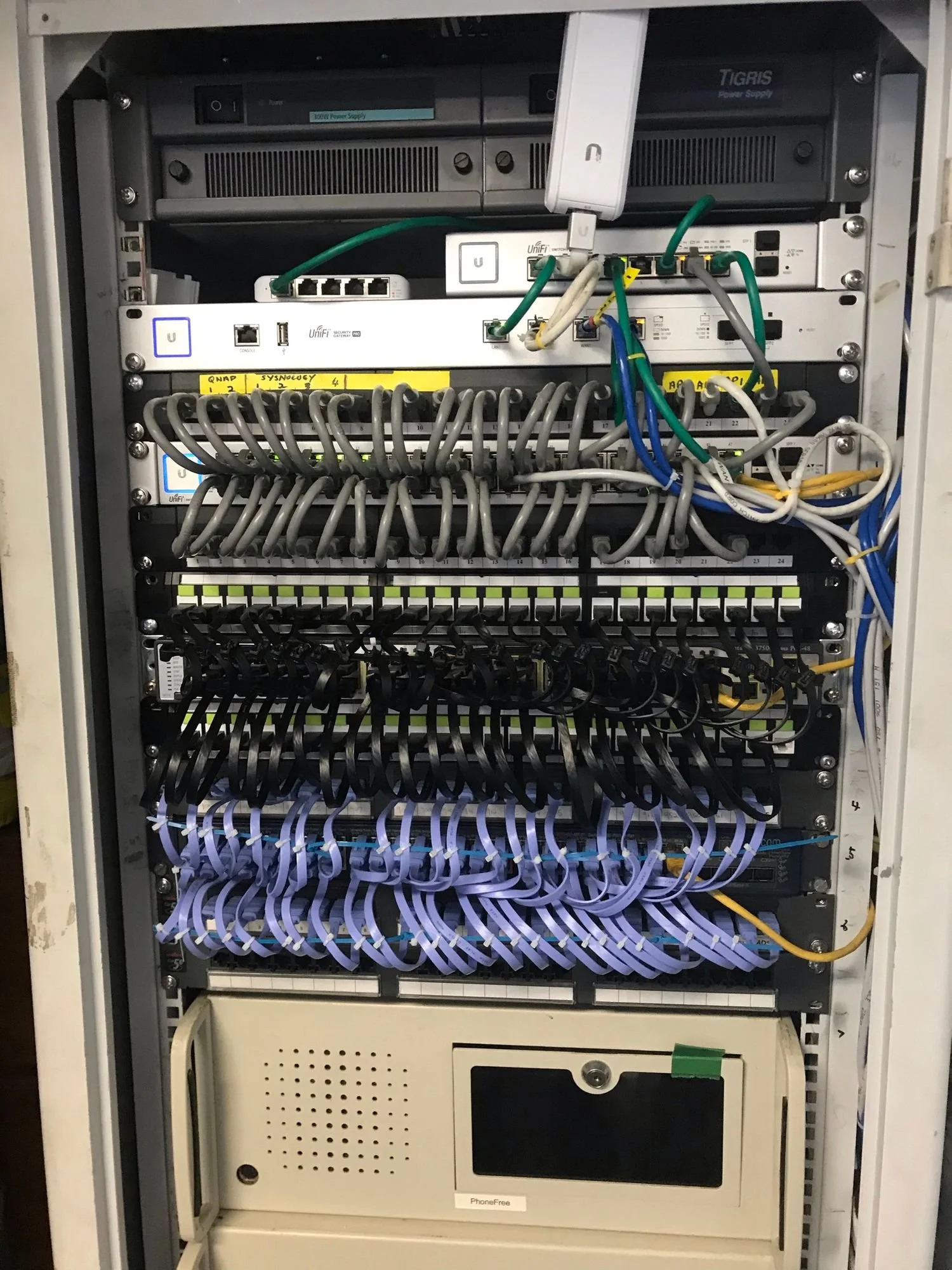 network rack 2.jpg