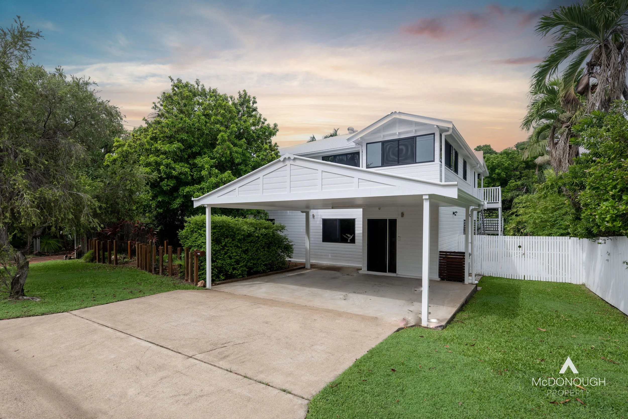 11 Taylor Street, Belgian Gardens, Qld 4810