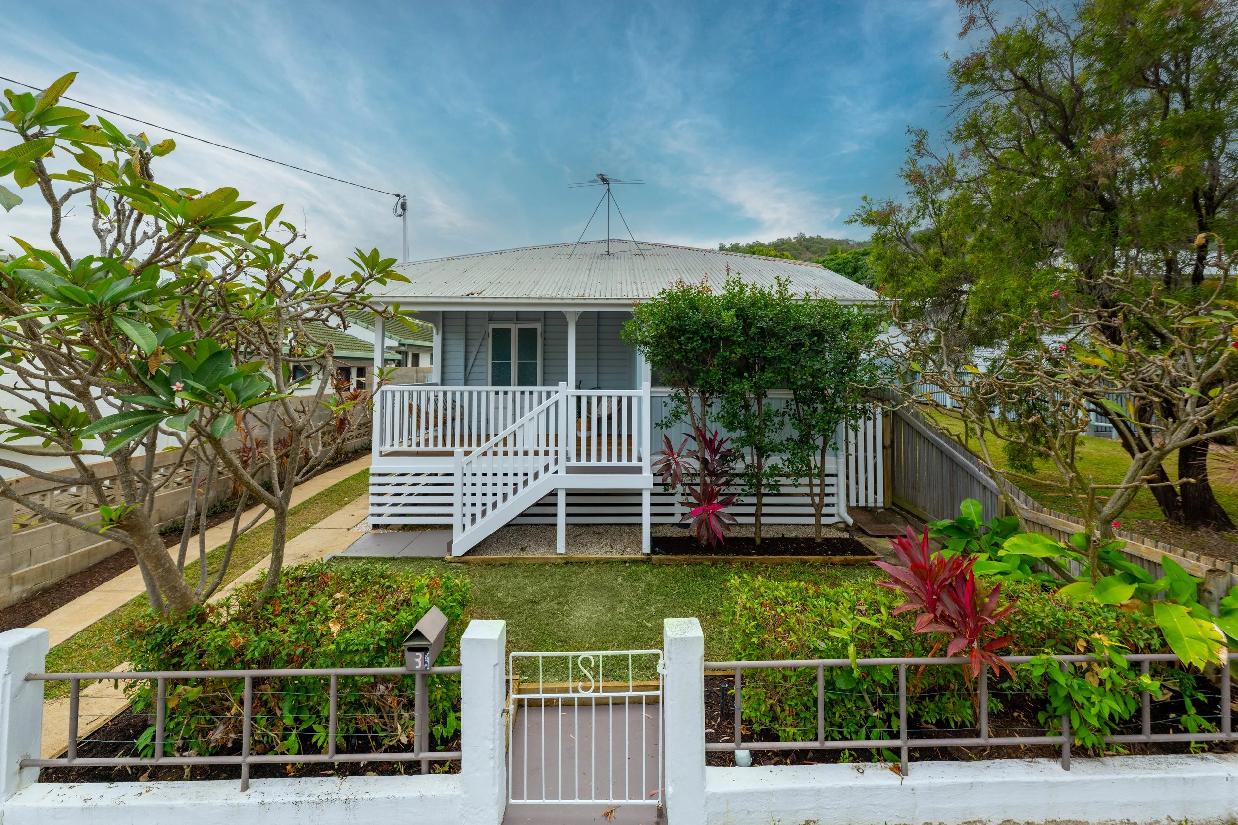 3 North Street, West End, Qld 4810
