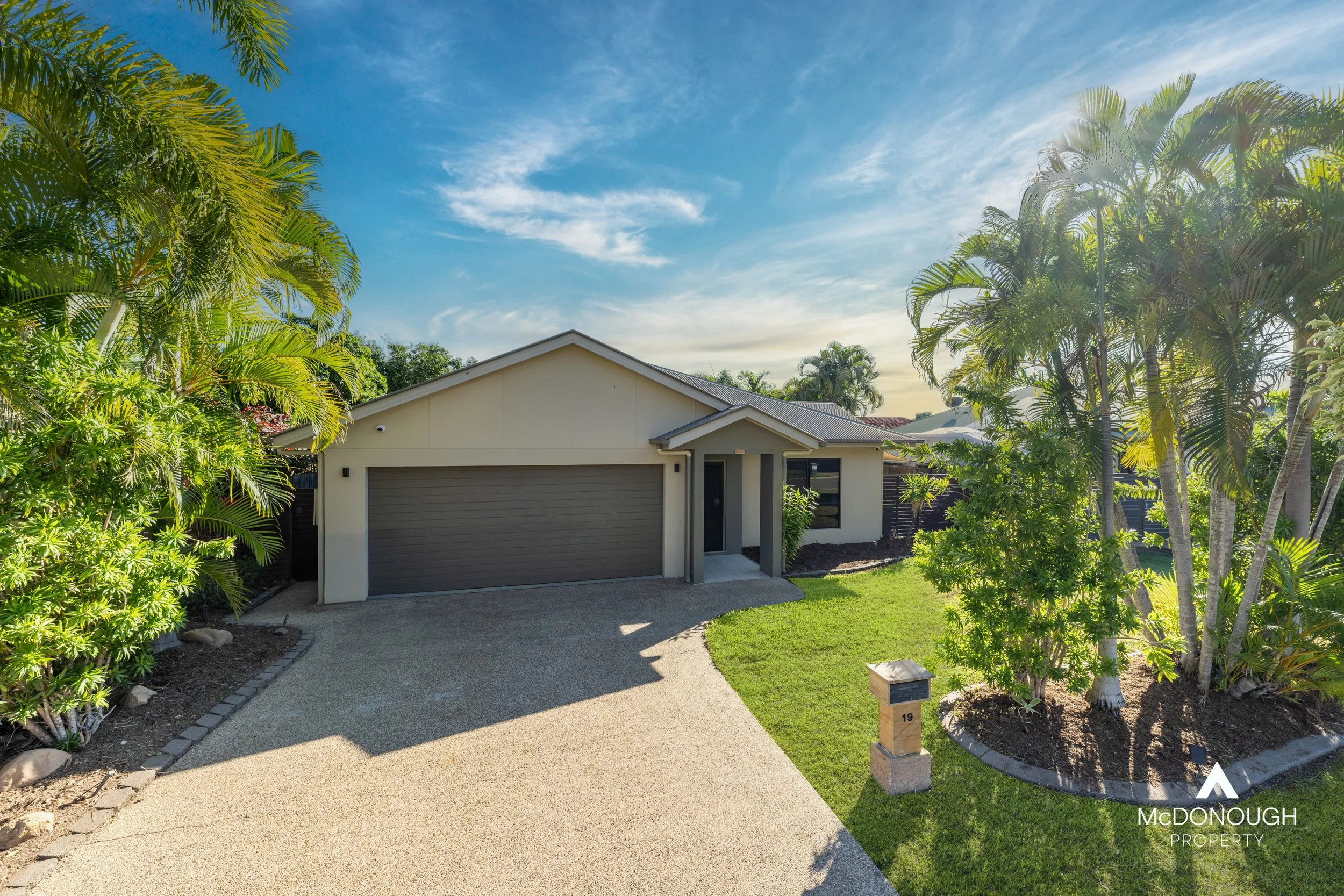 19 Minaret Way, Mount Louisa, Qld 4814