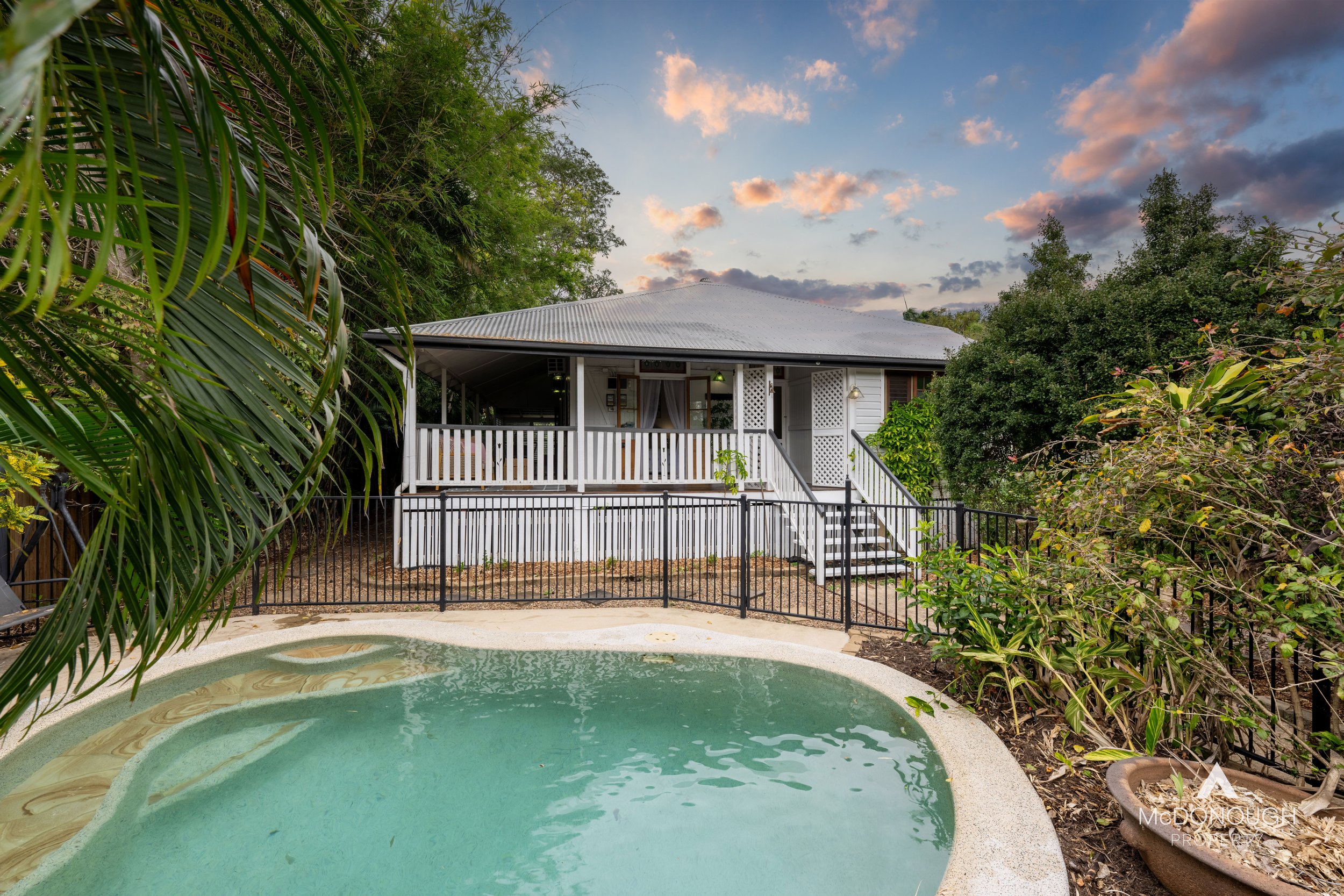 42 Queens Road, Hermit Park, Qld 4812