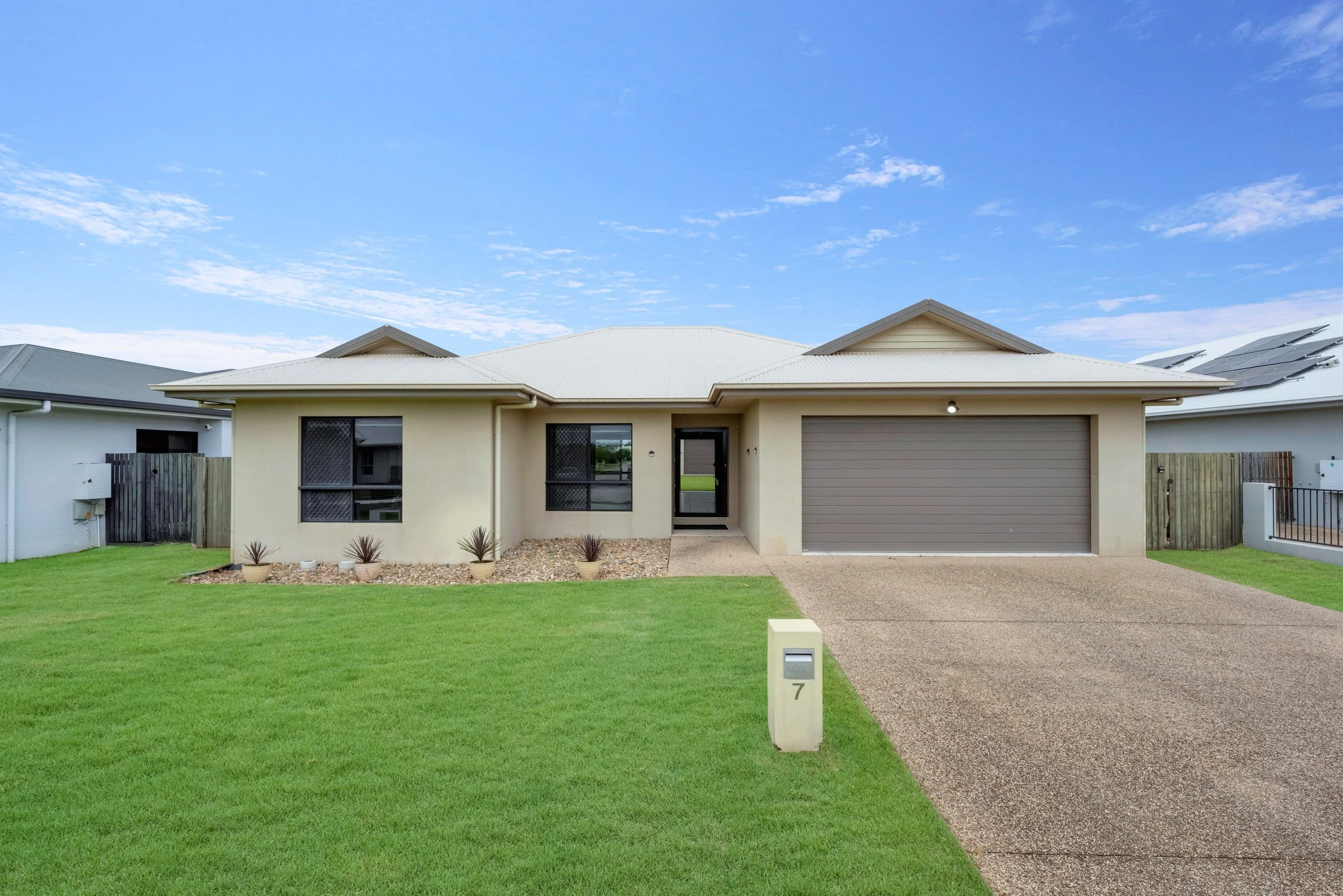 7 Brush Cherry Street, Mount Low, Qld 4818