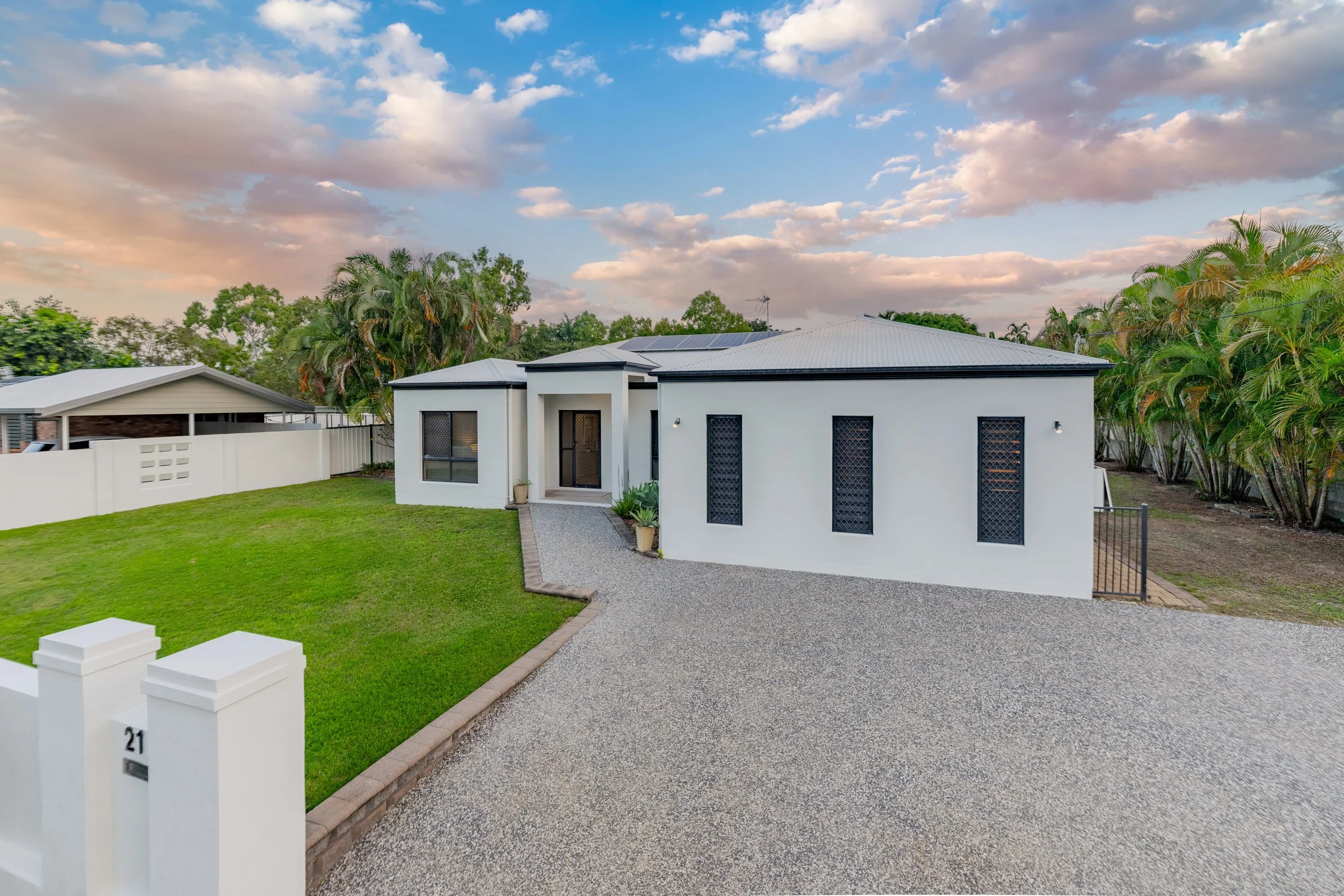 21 Mostyn Crescent, Bushland Beach, Qld 4818