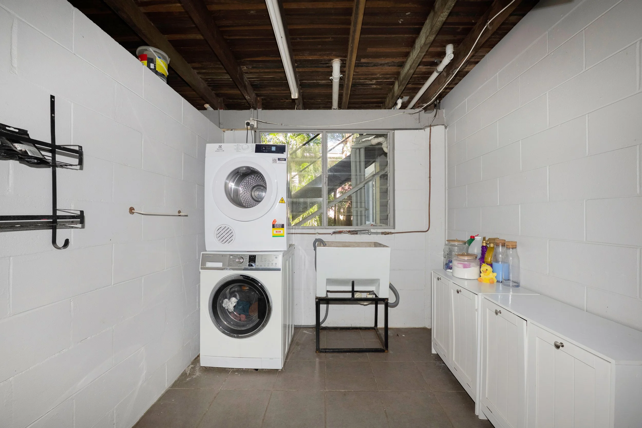2 Carina crt34.jpg