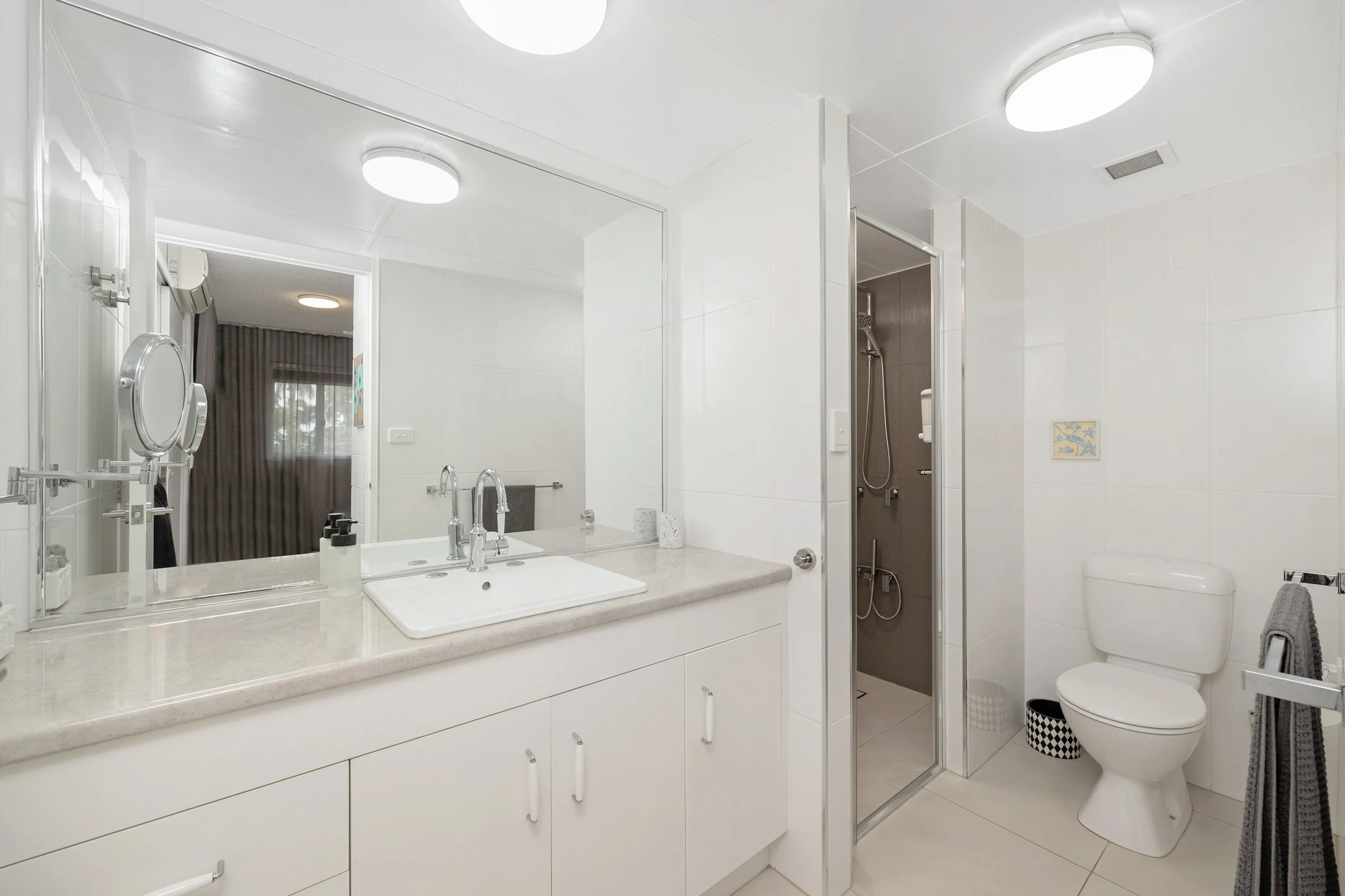 3-31-33 The Strand -17.jpg