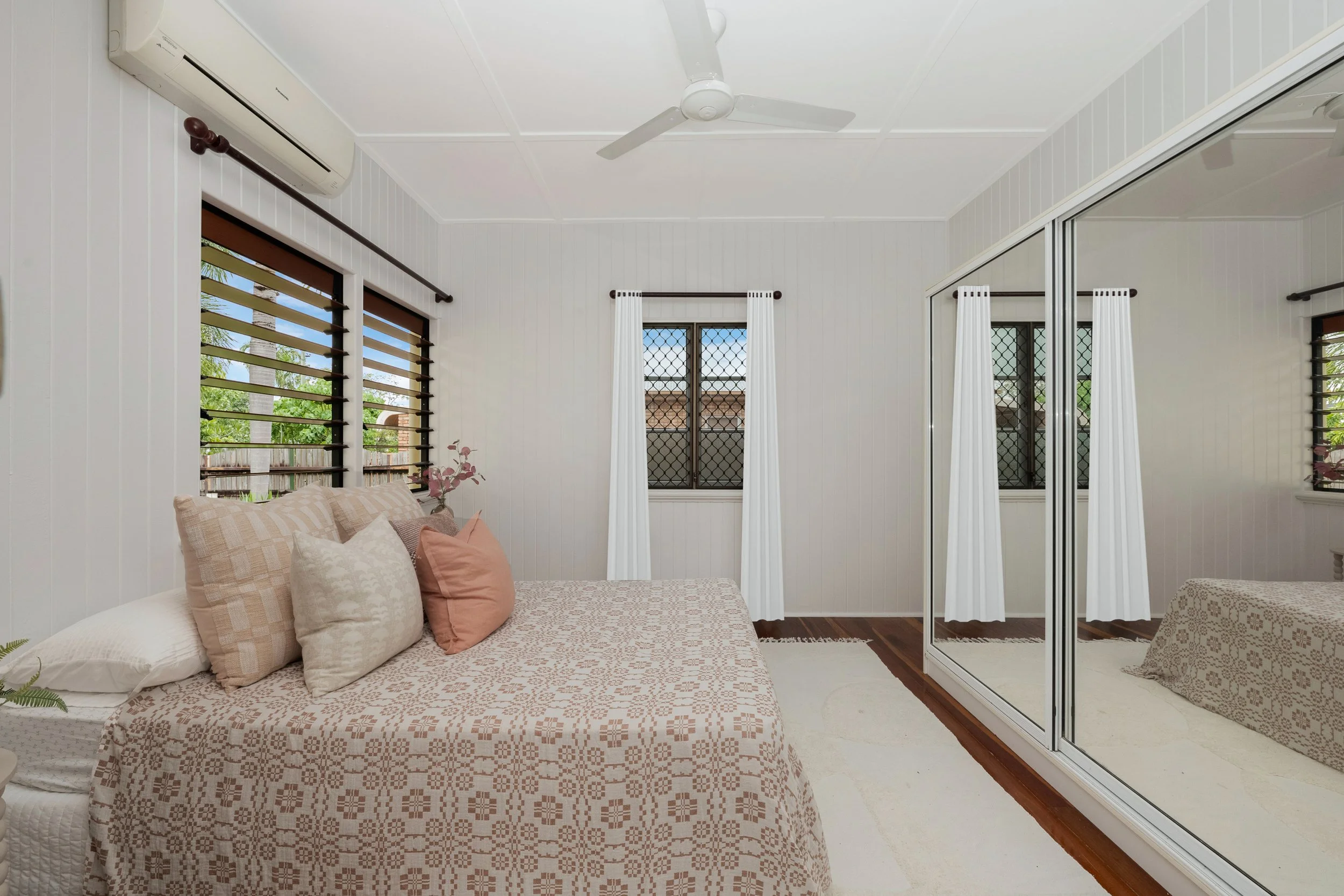 77 Lancaster29SSR.jpg