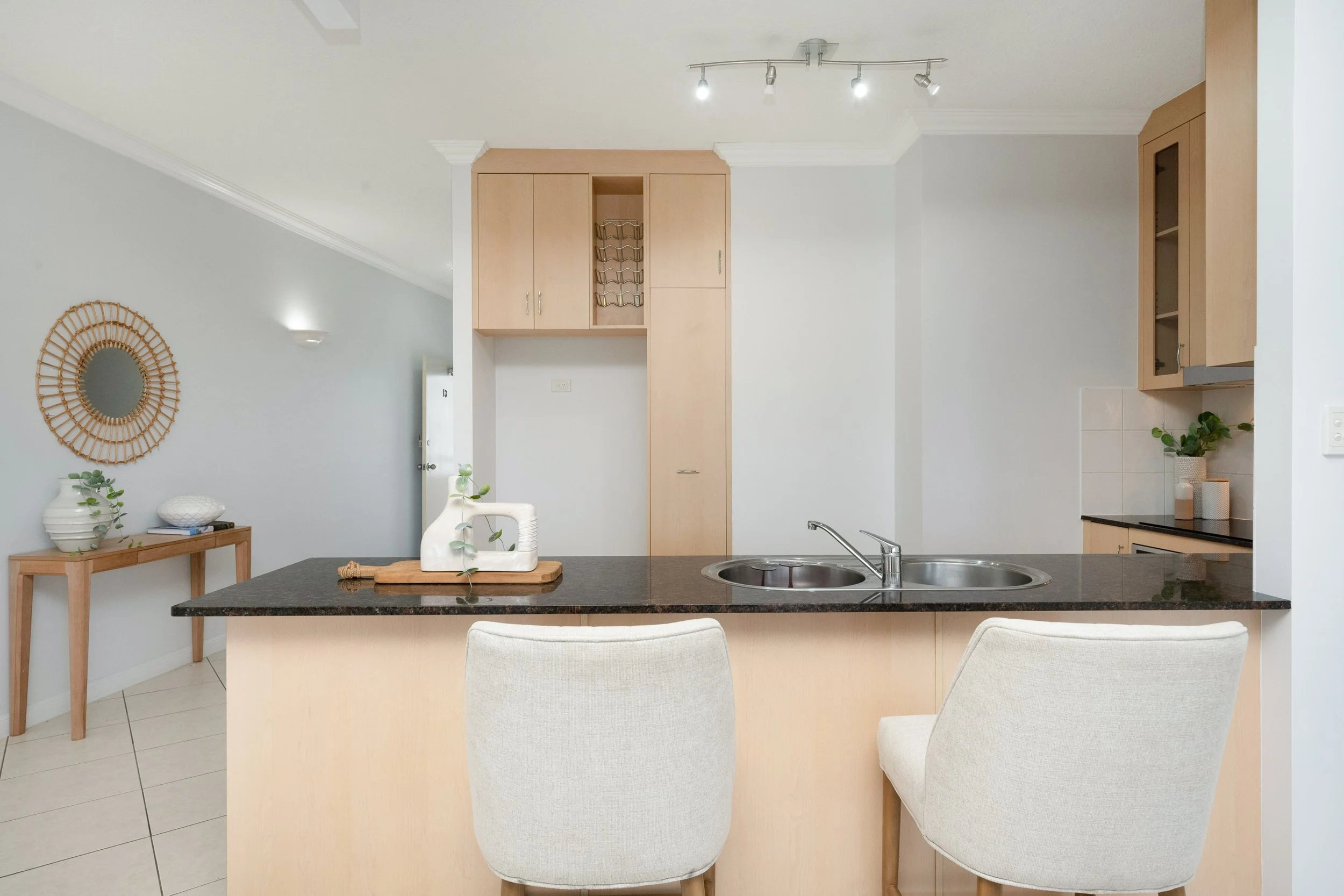 13-1 The Strand 18.jpg