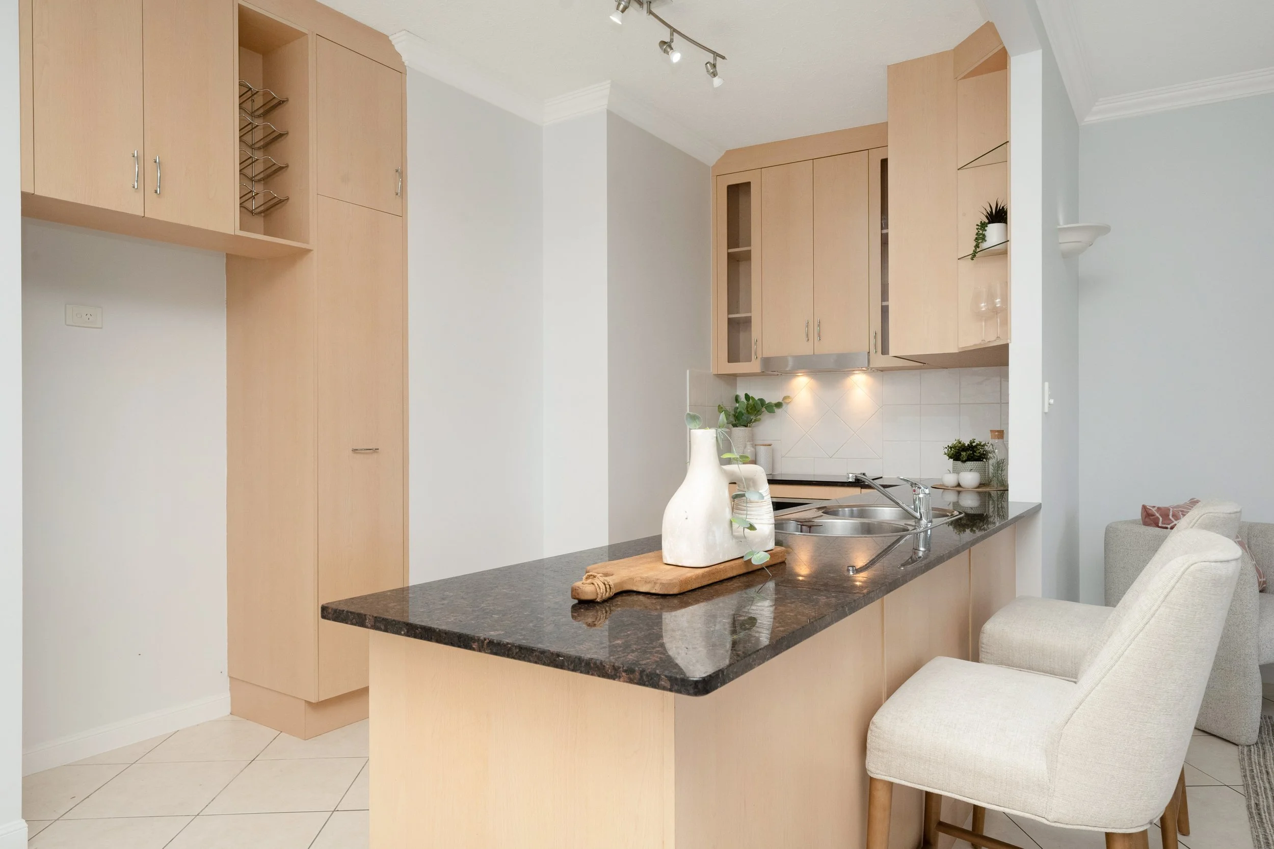 13-1 The Strand 20.jpg