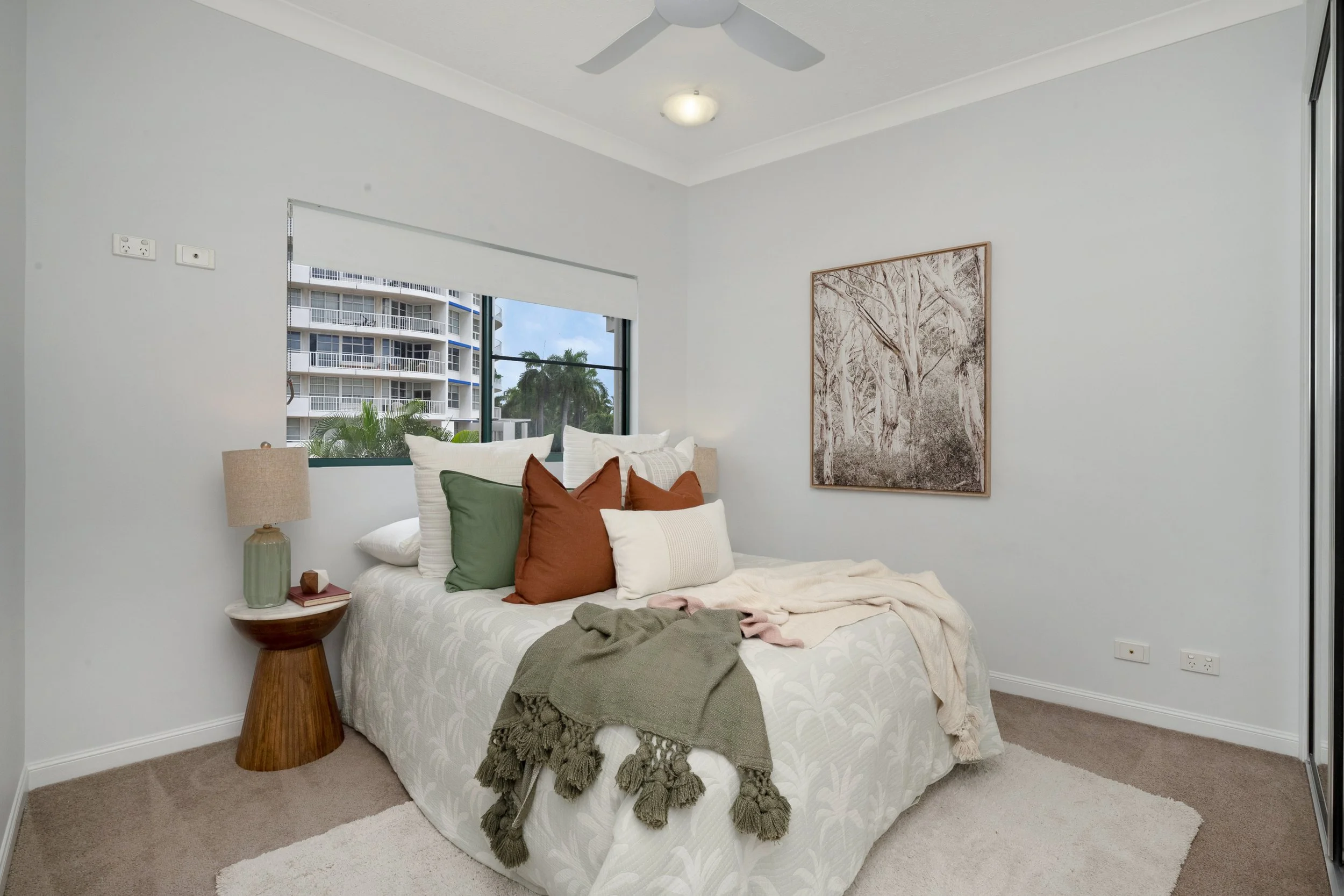 13-1 The Strand 29.jpg