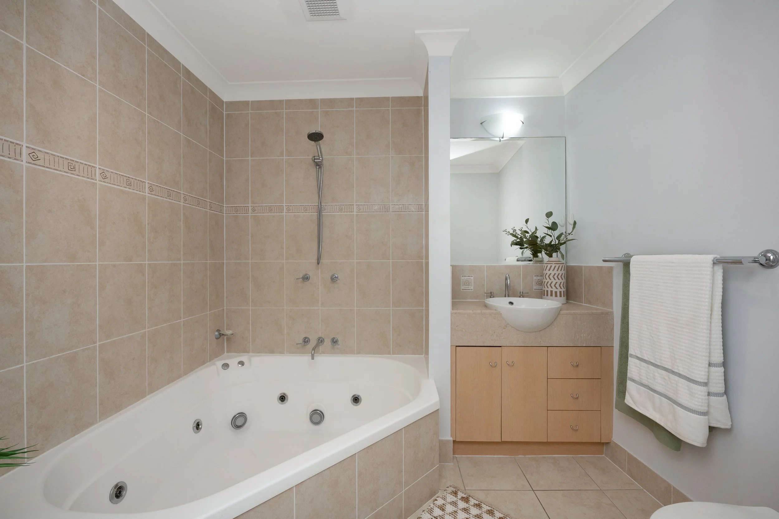 13-1 The Strand 38.jpg