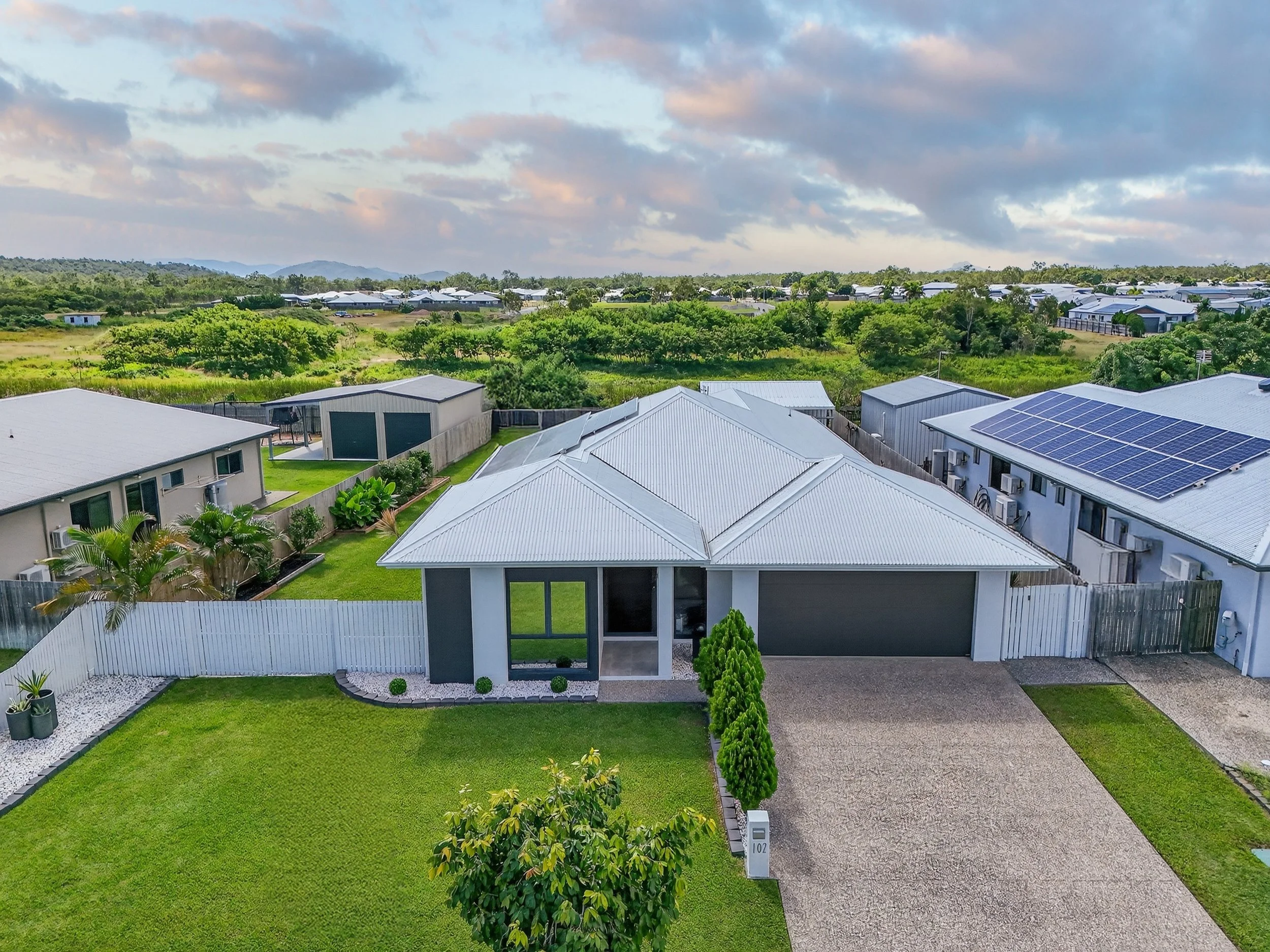 102 Fremont Street Mount Low, QLD, 4818