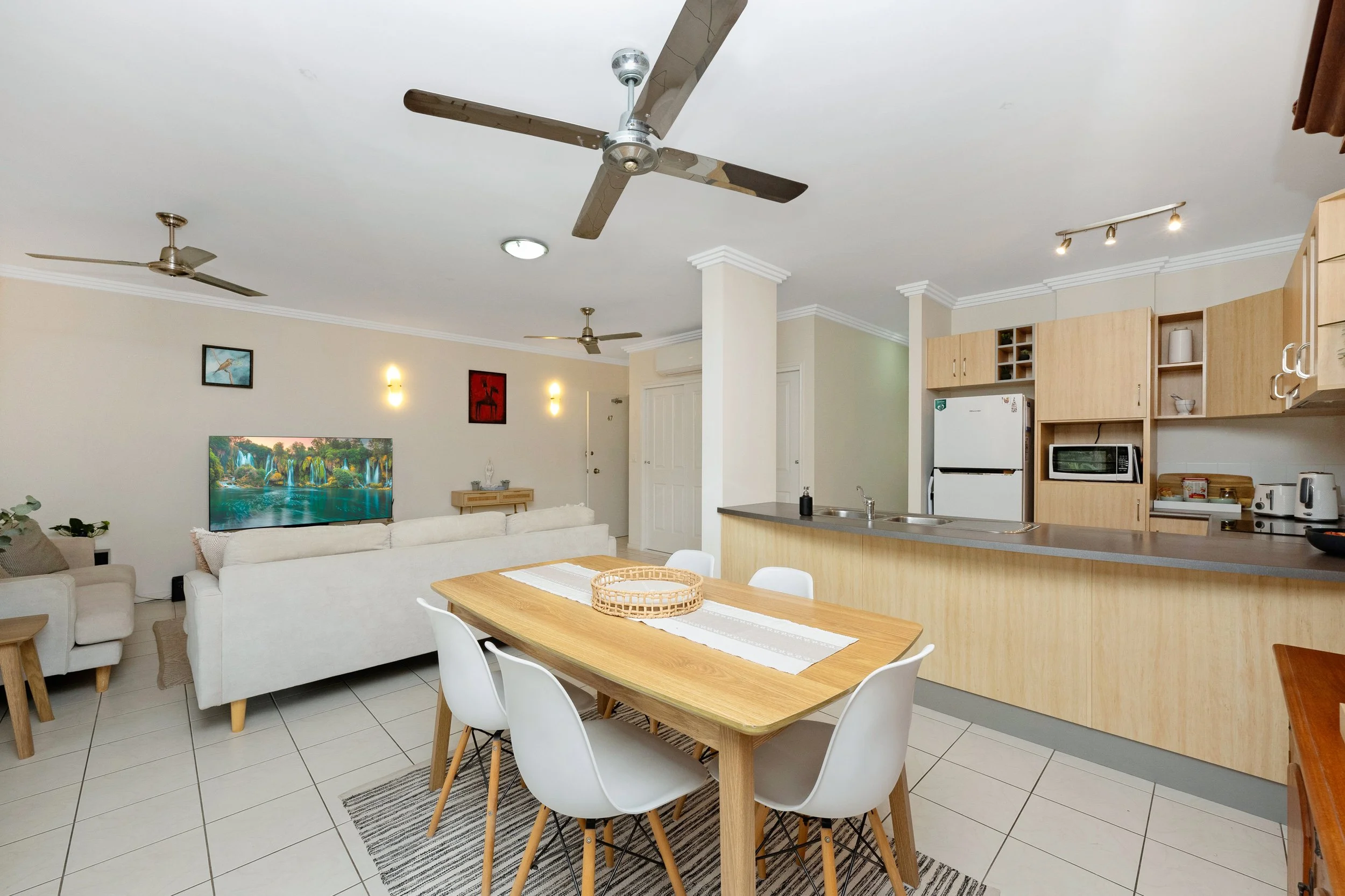 47-18-30 Sir Leslie -34.jpg