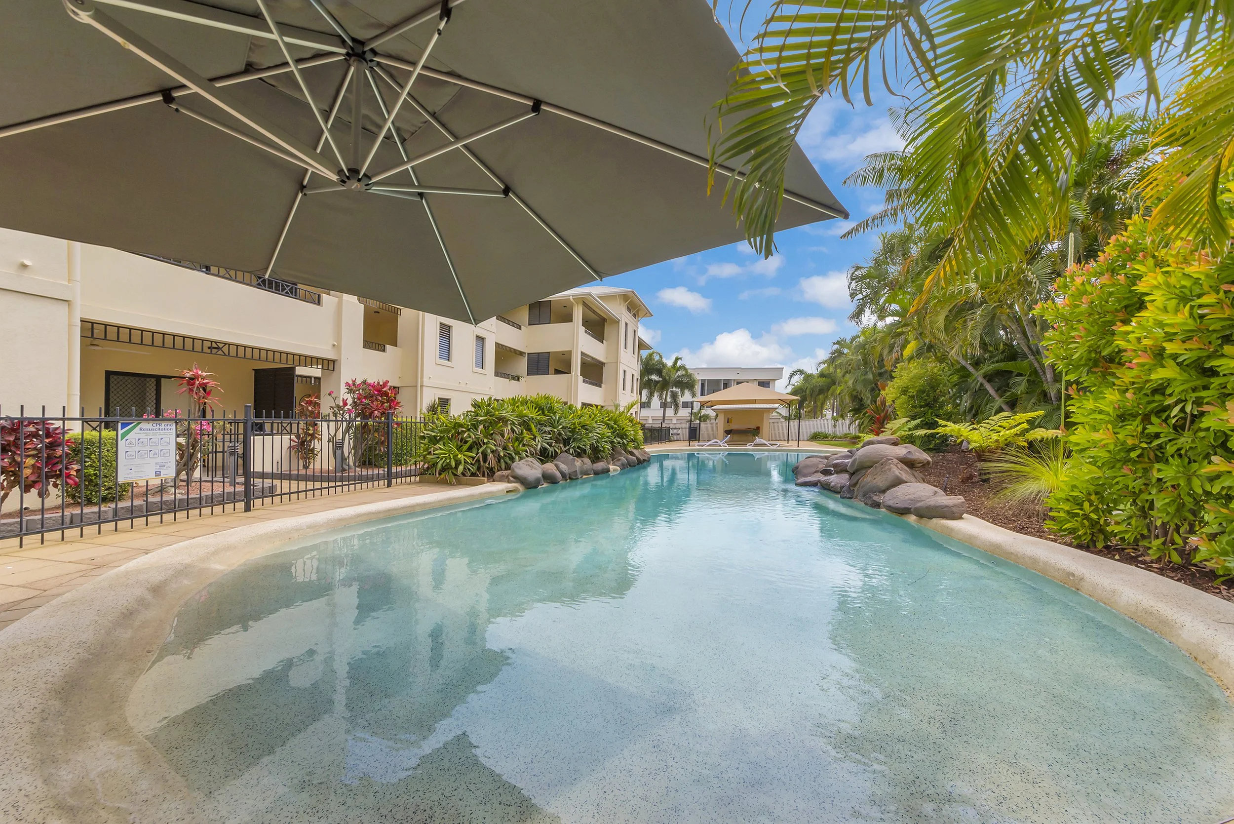 38-18 Sir Leslie Thiess-20.jpg