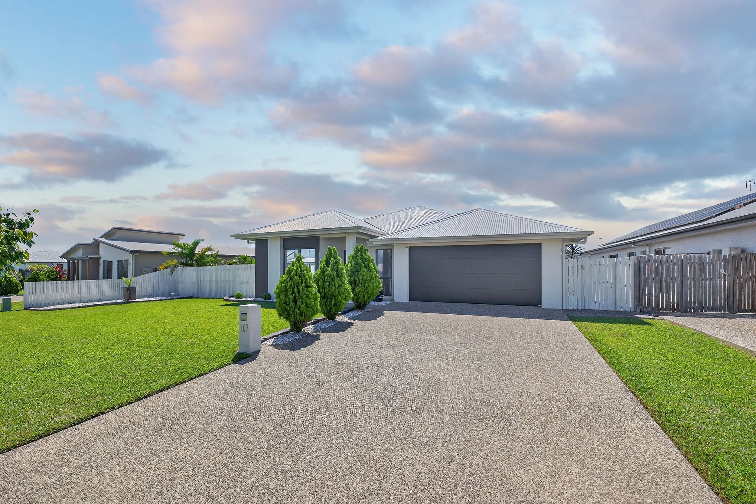 102 Fremont Street Mount Low QLD 4818