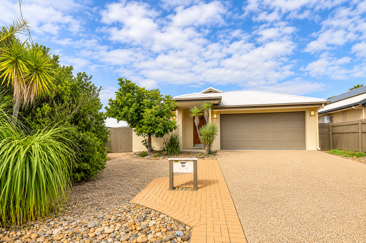 13 Redbank Court Mount Louisa QLD 4814
