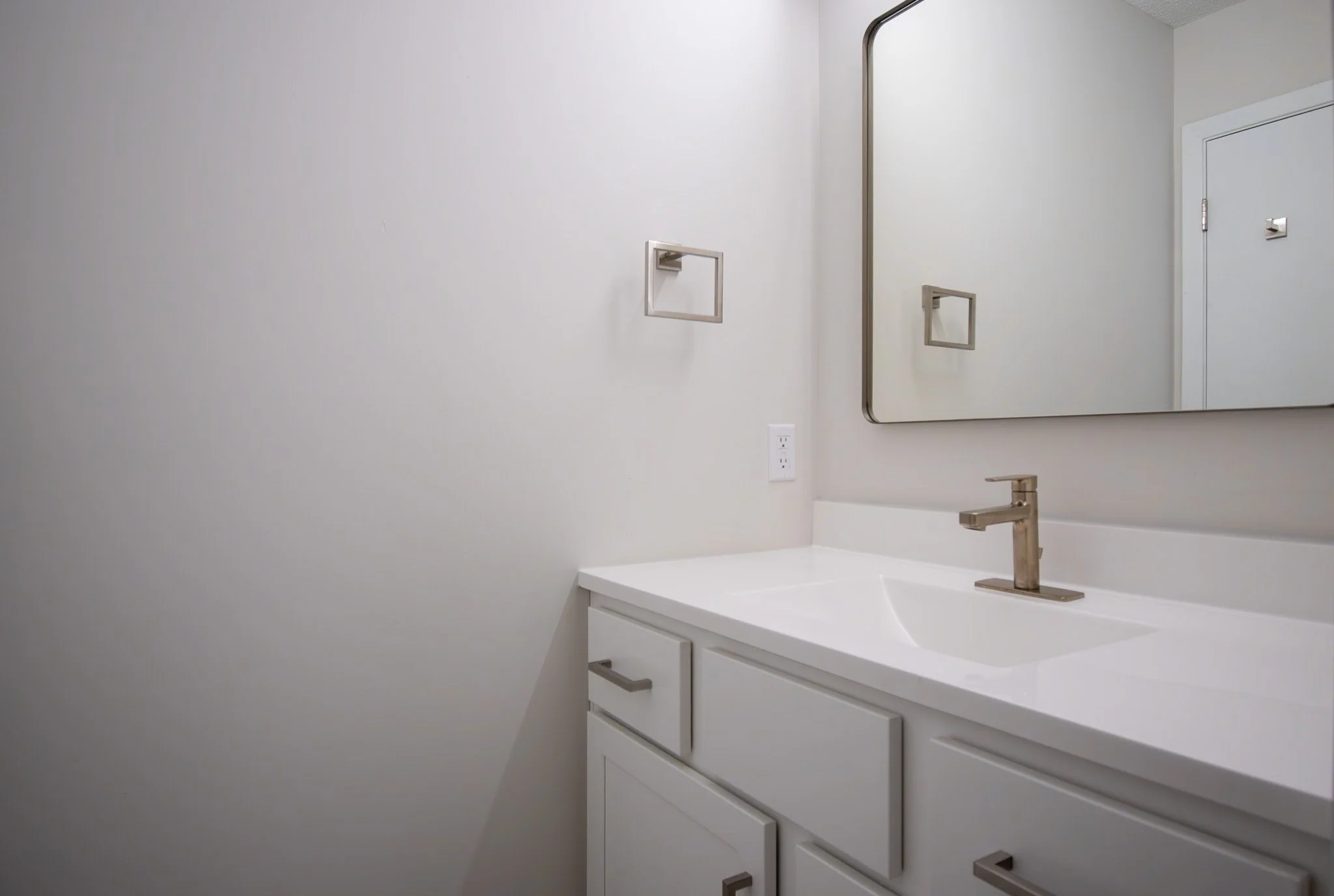 DAL BATHROOM 2.jpg