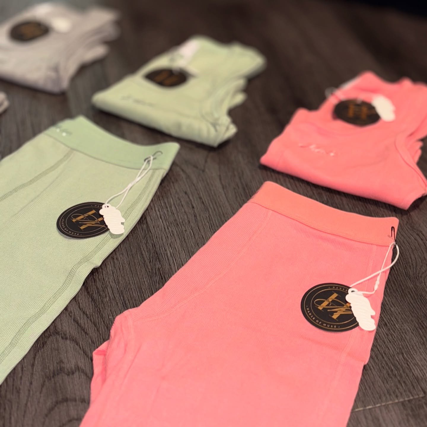 🌅 From Sunrise to Sunset, your go to summer uniform. Ultra-soft. Perfect stretch. Flattering fit.

✨The Hause of Muse SS25 sets are designed to hug, hold, and elevate every body.

☁️ Which color has your name on it?

#HouseOfMuse #SS25 #LuxuryLounge