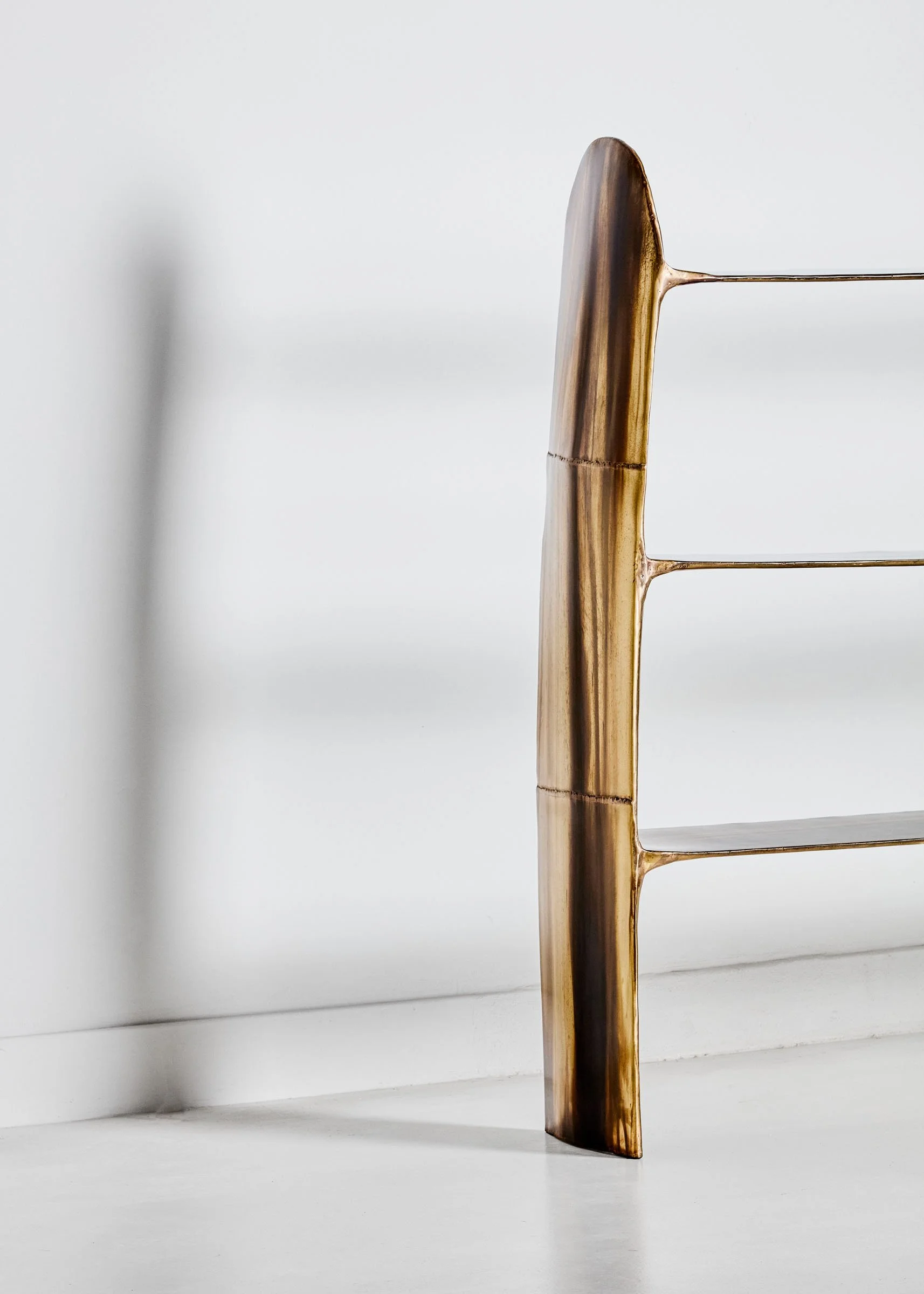 brass bookshelf - Calle collection Christian Fregnan