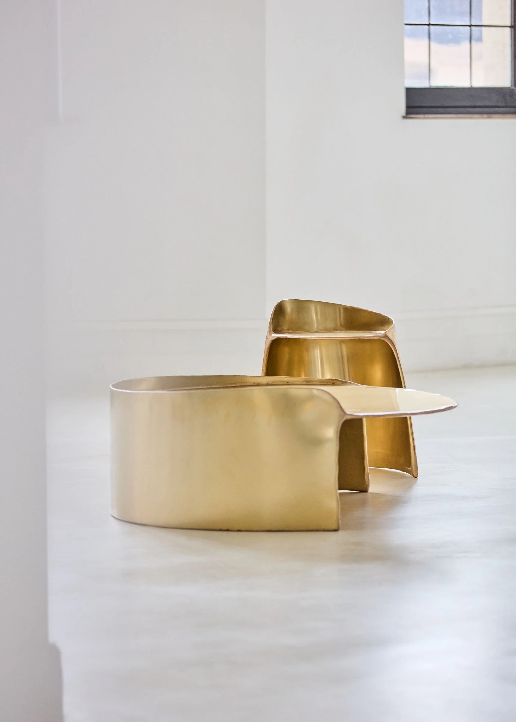 Satin polished brass coffee table and stool - Calle collection Christian Fregnan