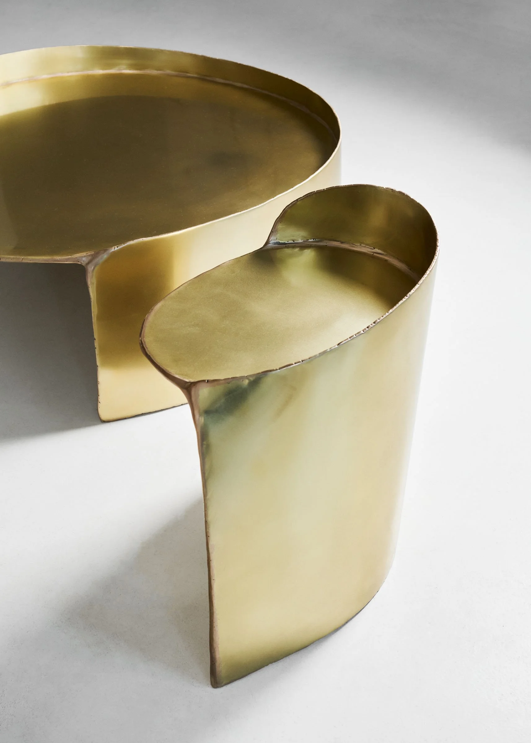 Satin polished brass coffee table and stool - Calle collection Christian Fregnan