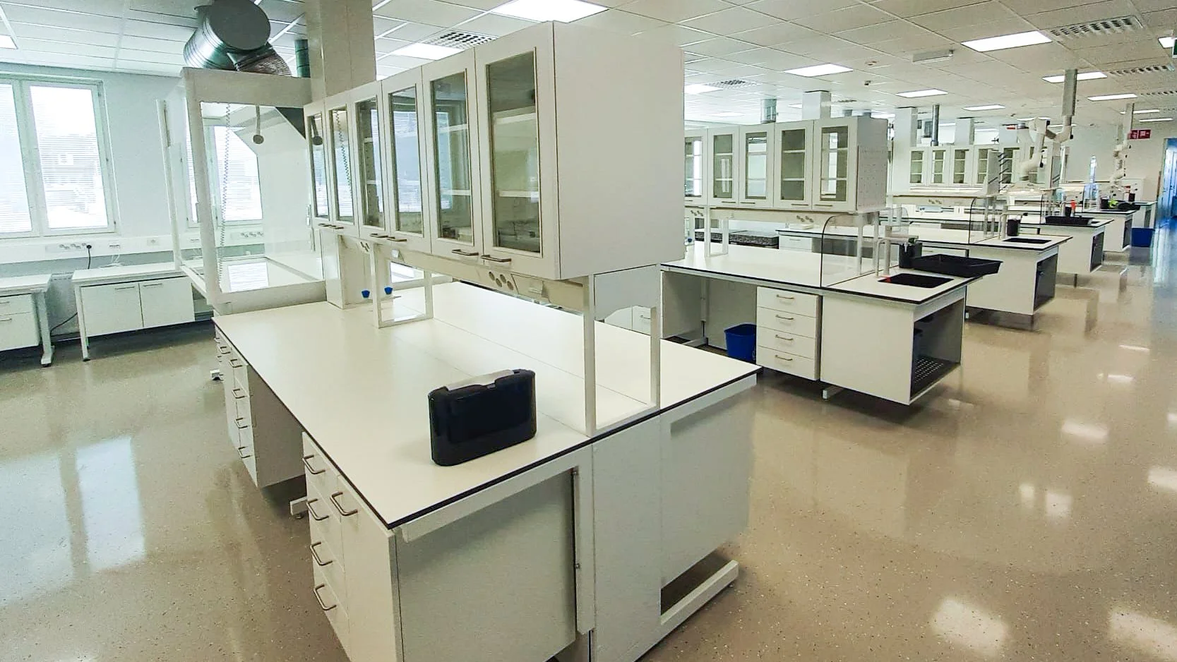 Laboratorion vaativa LVIS-urakka toteutui turvallisuus ja tarkkuus etusijalla