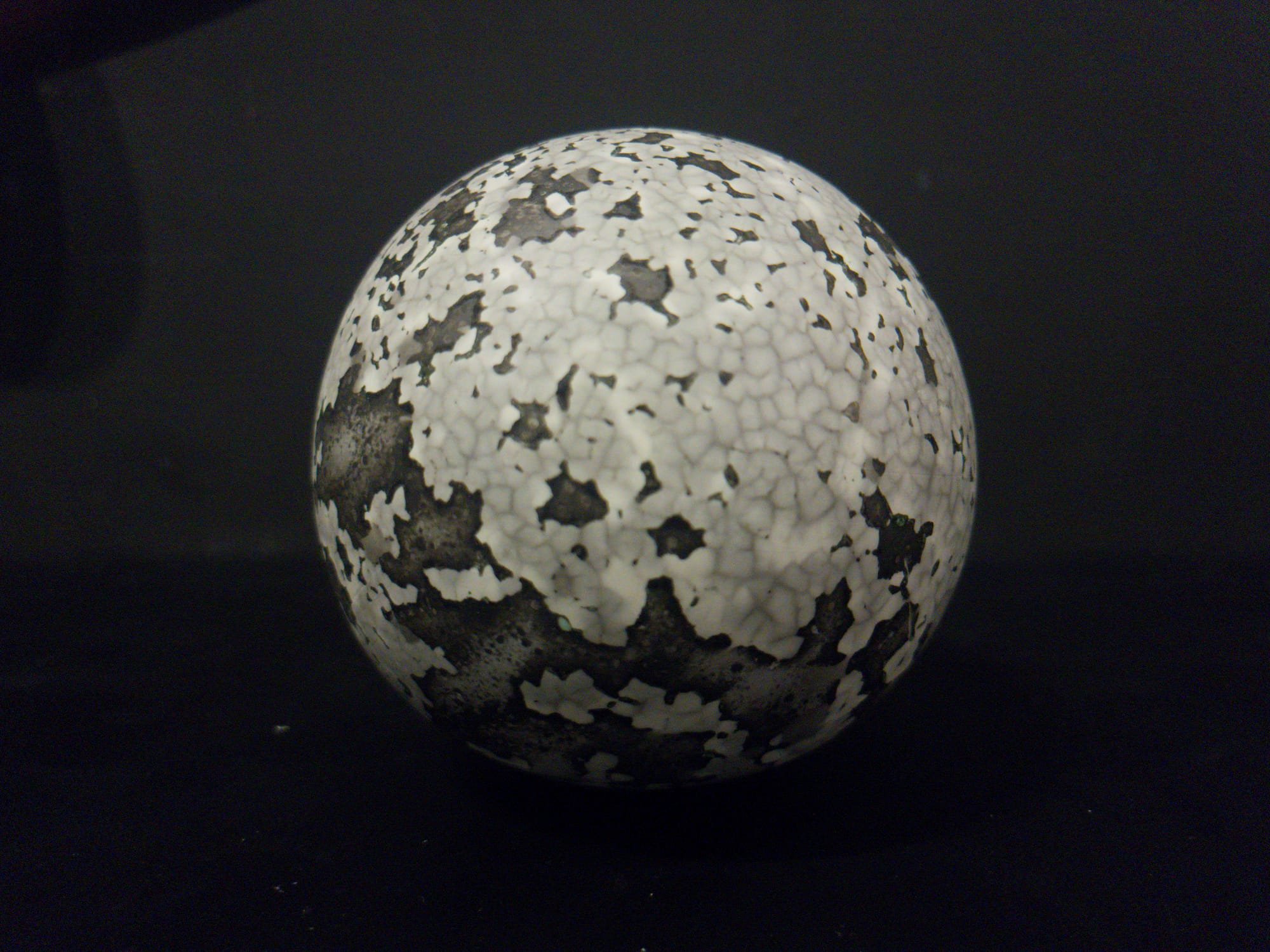 The Earth’s Heartbeat
Medium: White stoneware ,Batik Obvara firing at 1260 degrees Celsius .
 L14cm × W14cm ×H14cm