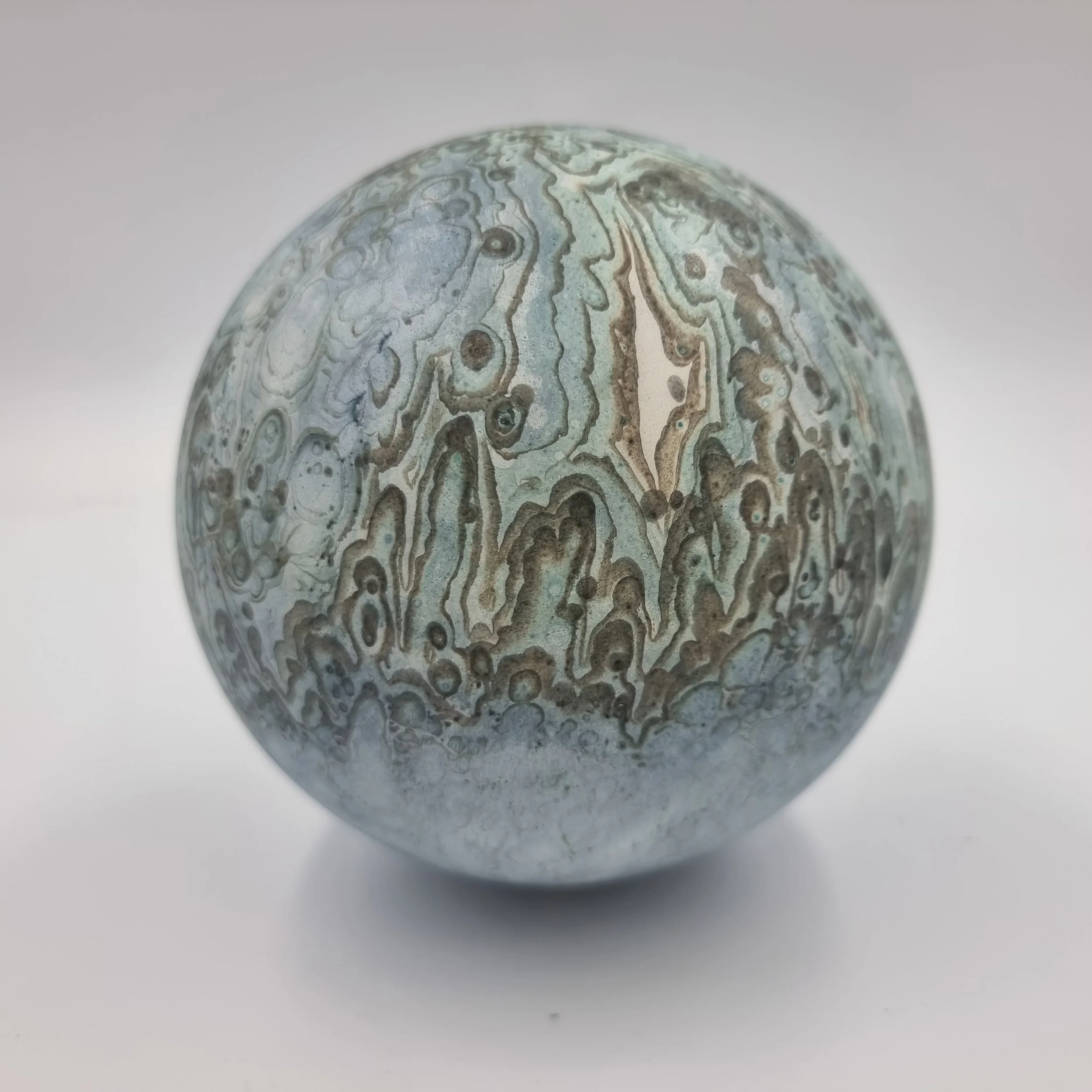 The Earth’s Heartbeat
Medium: White stoneware ,Batik Obvara firing at 1260 degrees Celsius .
 L14cm × W14cm ×H14cm