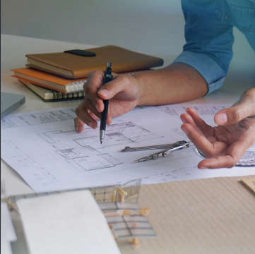 Rénover une passoire thermique : pourquoi s’entourer d’un architecte d’intérieur spécialisé change tout