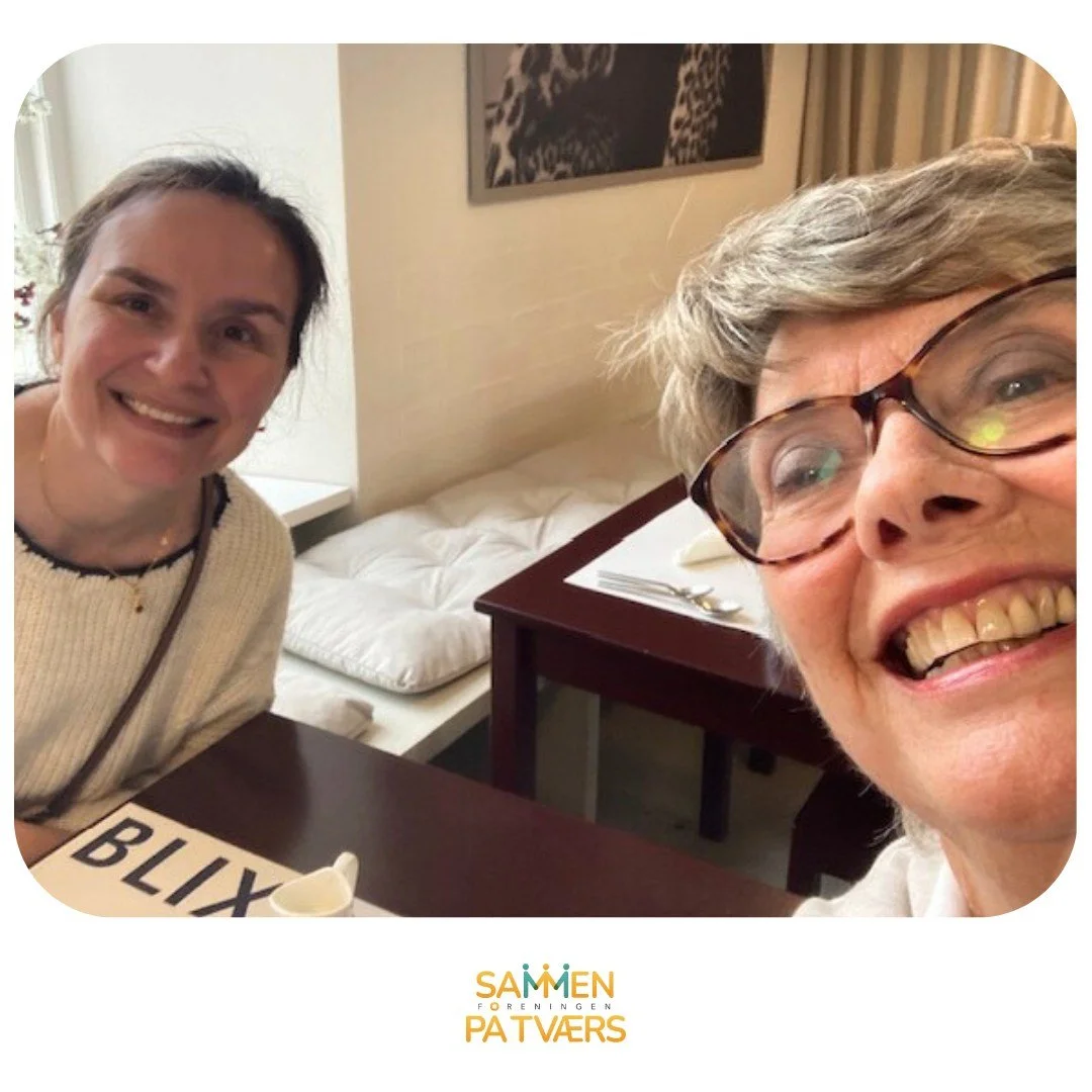 Elin p&aring; 78 &aring;r og Helene p&aring; 39 &aring;r fra Frankrig har m&oslash;dtes siden maj i &aring;r gennem Sammen p&aring; Tv&aelig;rs&rsquo; virksomhedsindsats.
Her matcher vi internationale medarbejdere i virksomheder med lokale seniorer, 