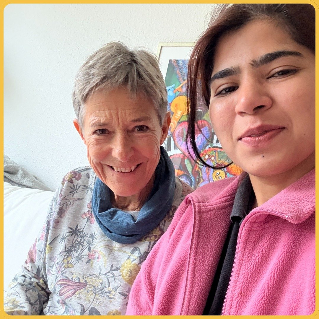 Arwa p&aring; 33 &aring;r fra Pakistan og Jette p&aring; 66 &aring;r er et sk&oslash;nt match i Gladsaxe.
De har m&oslash;dtes siden juni &ndash;  efter at Arwa havde boet i Danmark i omkring et &aring;r. Arwa er uddannet l&aelig;ge og l&aelig;rte da