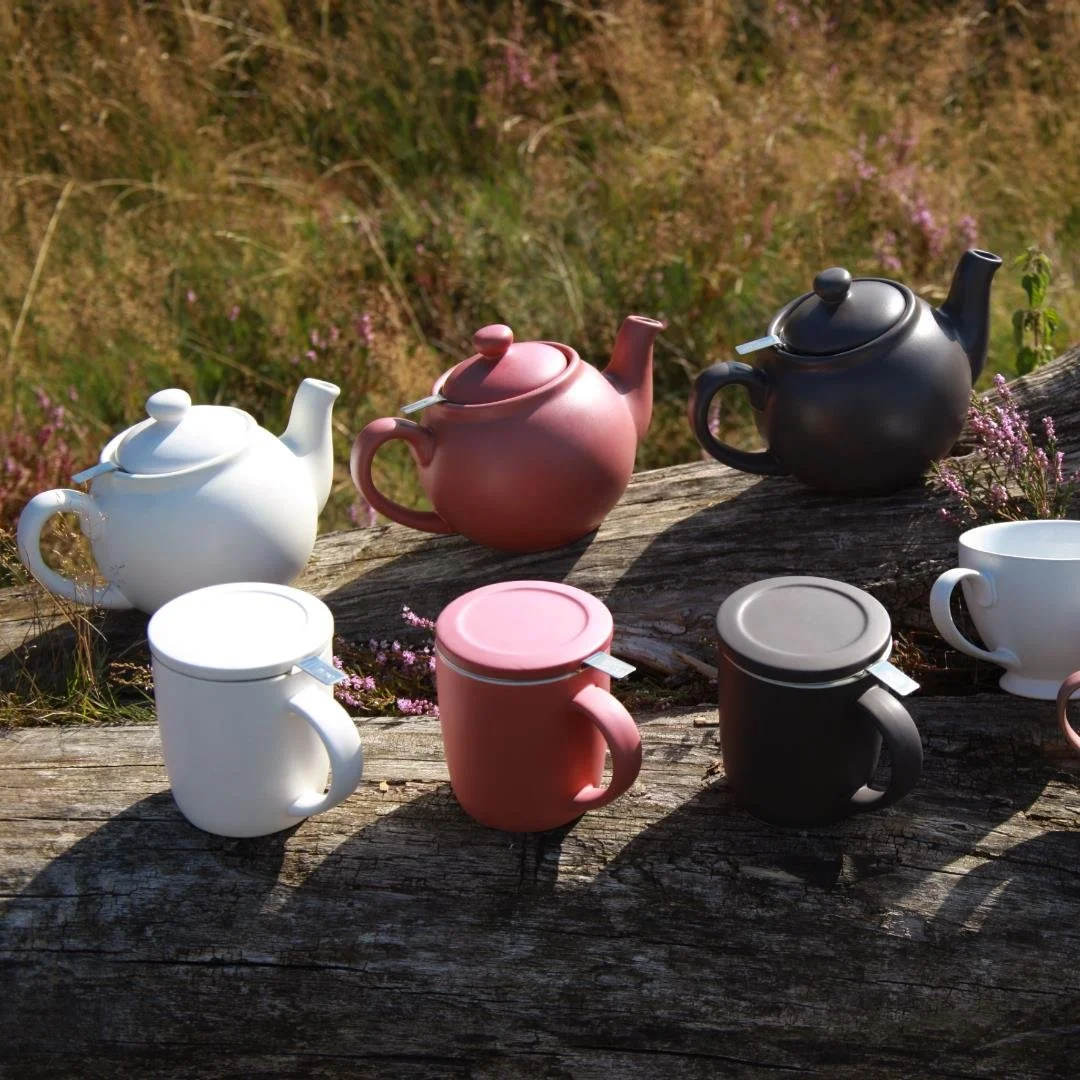 Waarom een Theebeker met Infuser Essentieel is voor het Brouwen van Kruidenthee